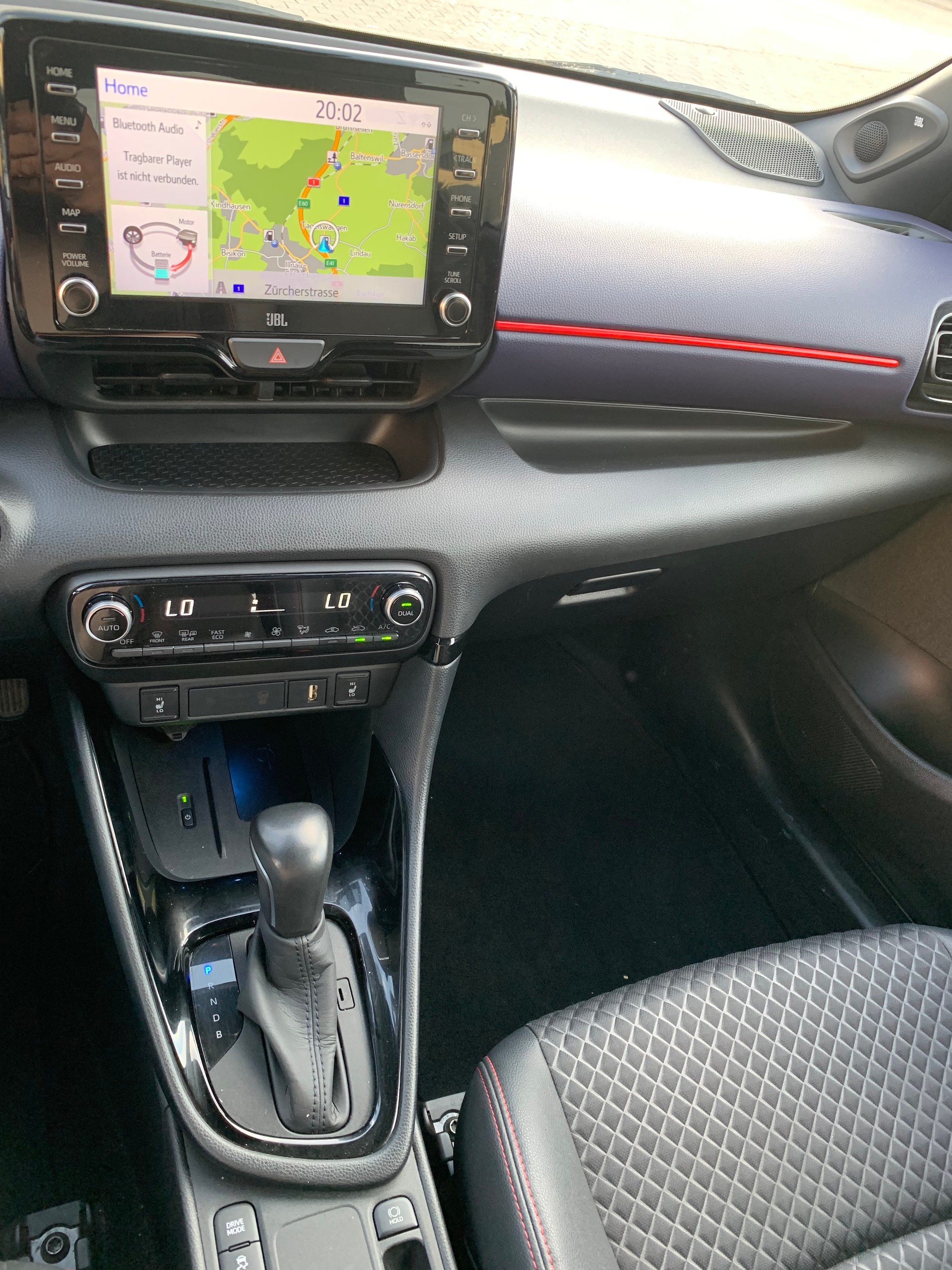 TOYOTA Yaris 1.5 Premiere Edition e-CVT-image-9