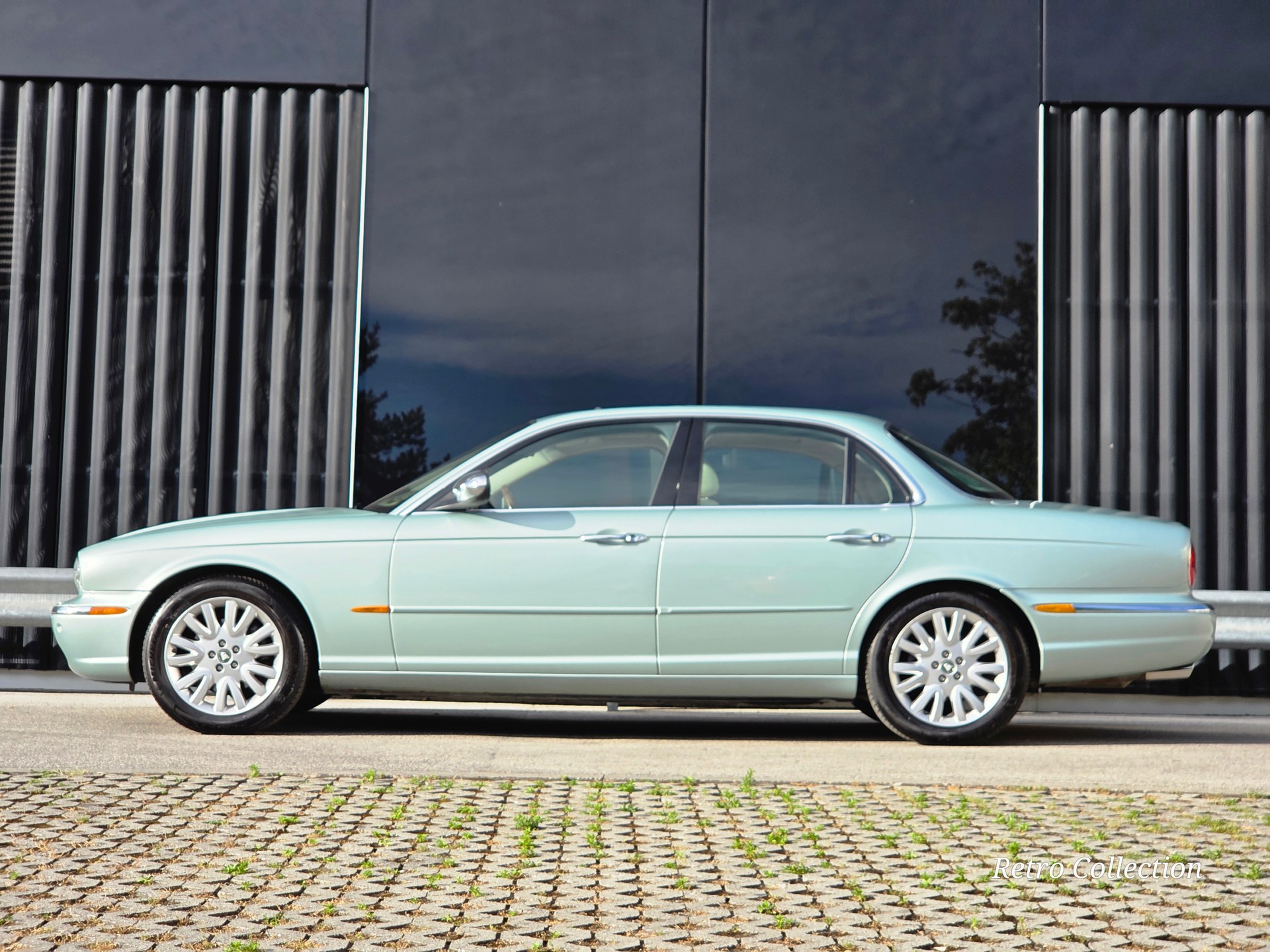 JAGUAR XJ8 4.2 V8 Executive - voiture CH - 1ère main - bon état - vendue expertisée du jour.-image-2
