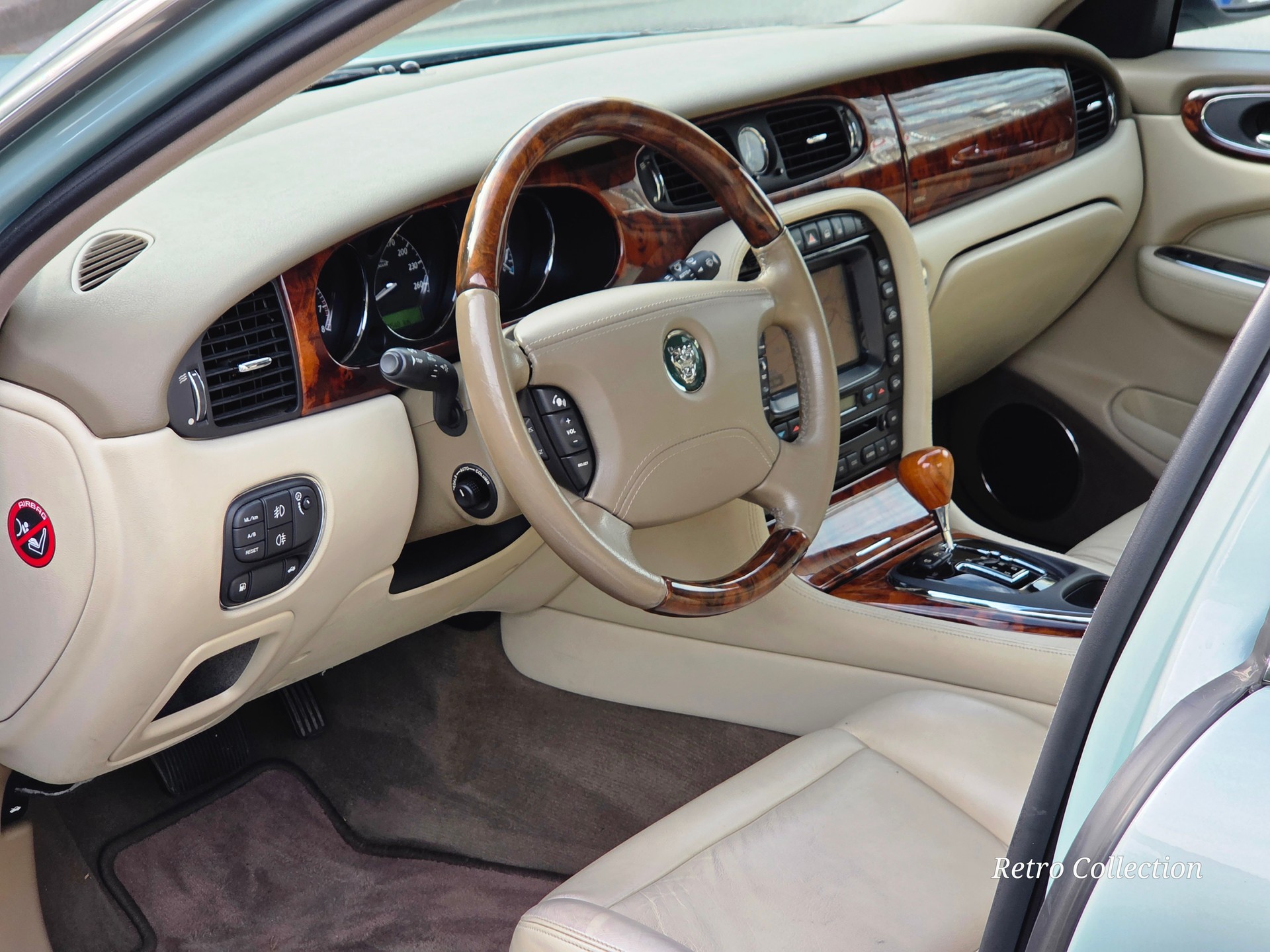JAGUAR XJ8 4.2 V8 Executive - voiture CH - 1ère main - bon état - vendue expertisée du jour.-image-8