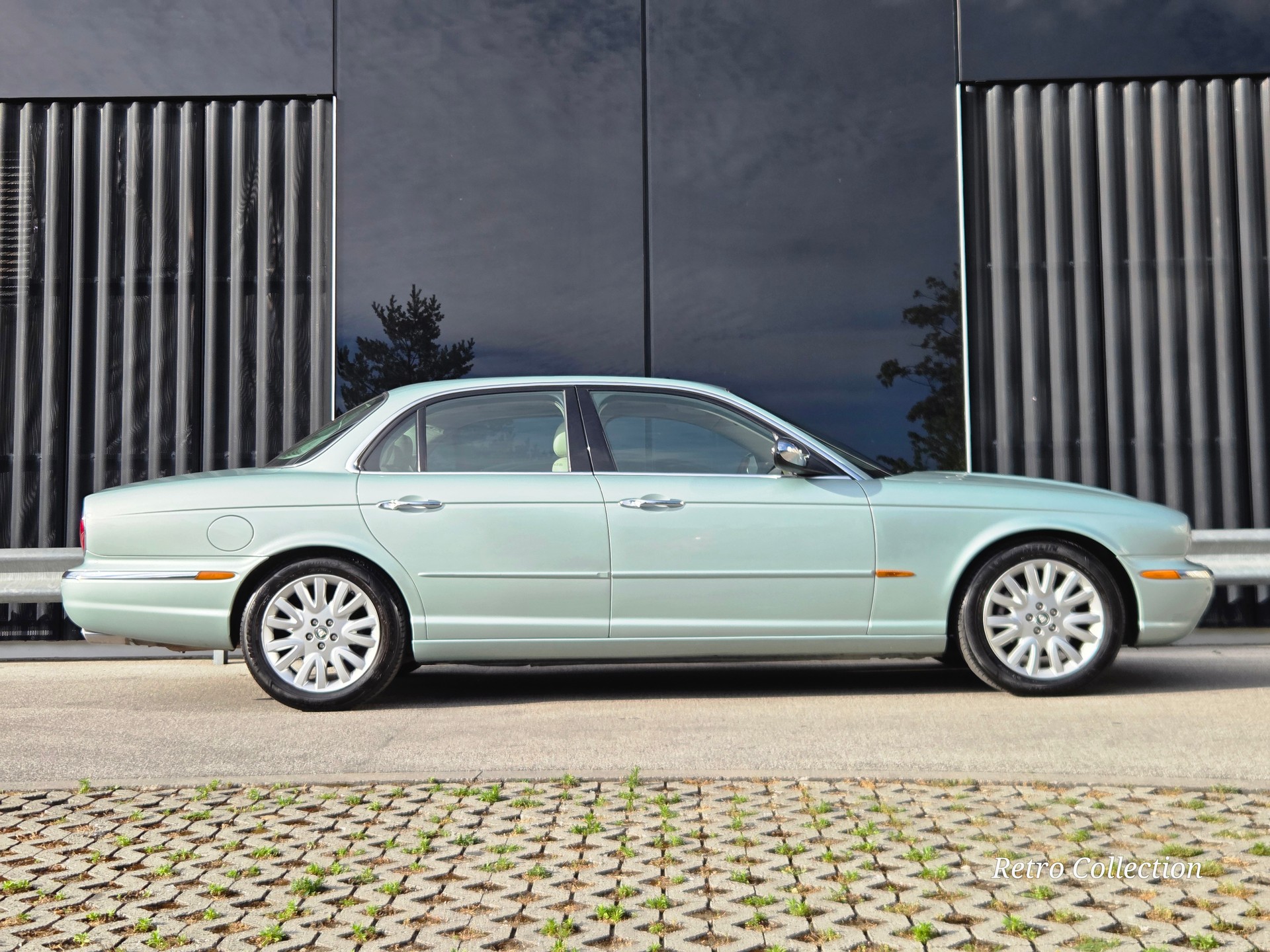 JAGUAR XJ8 4.2 V8 Executive - voiture CH - 1ère main - bon état - vendue expertisée du jour.-image-1
