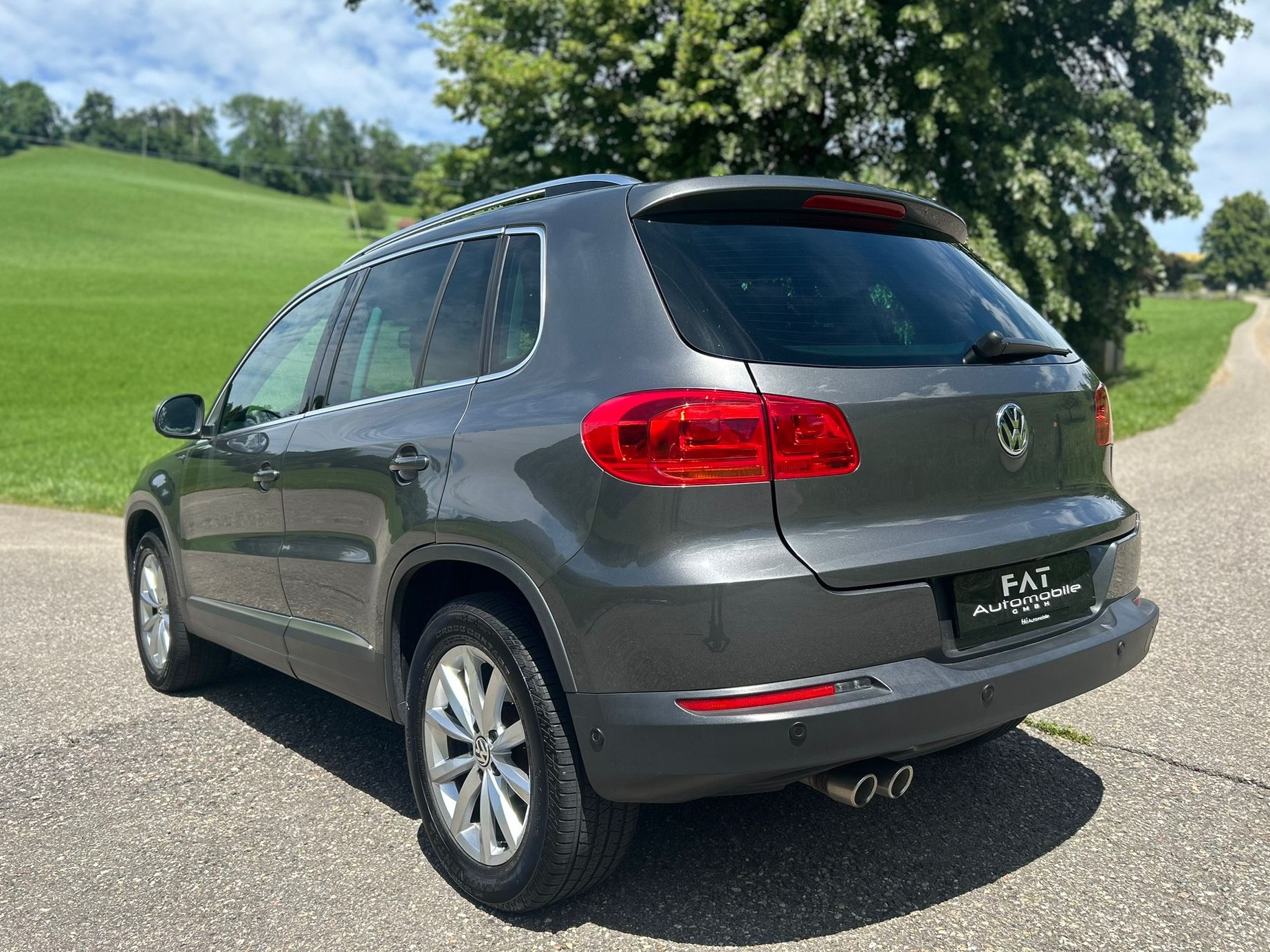 VW Tiguan 2.0 TDI Lounge 4Motion DSG-showroom-element-2