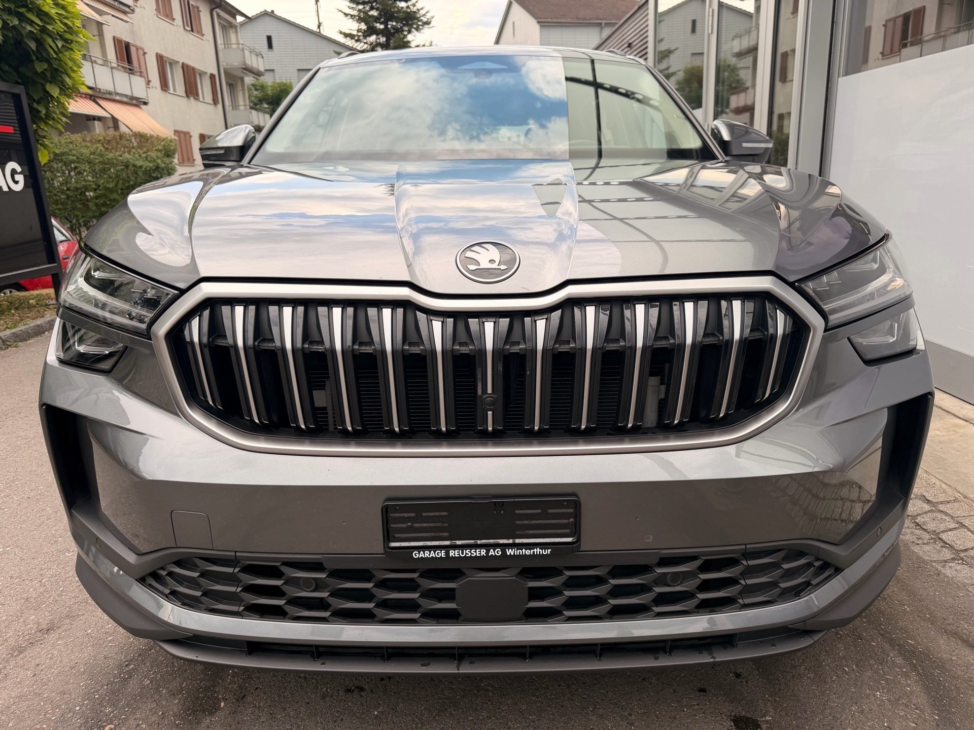SKODA Kodiaq 2.0 TDI 193 PS 4x4 Selection *** 7 SITZER & TOP AUSSTATTUNG ***-showroom-element-1
