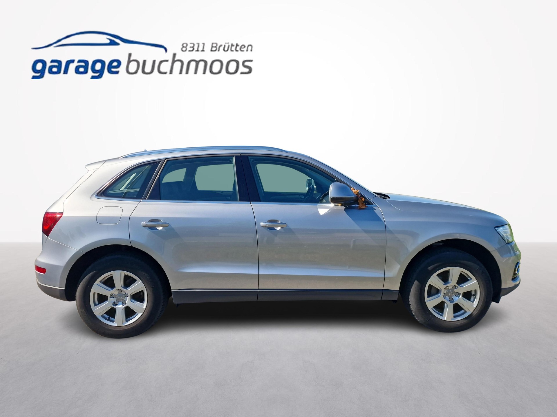 AUDI Q5 2.0 TDI quattro T-Tronic-image-5