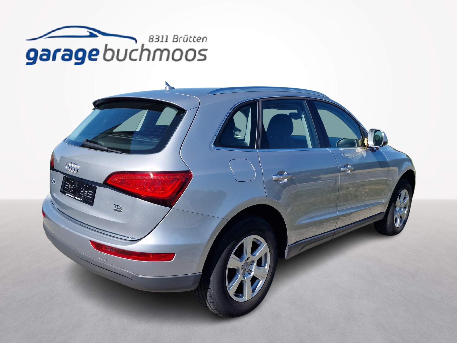 AUDI Q5 2.0 TDI quattro T-Tronic-image-4