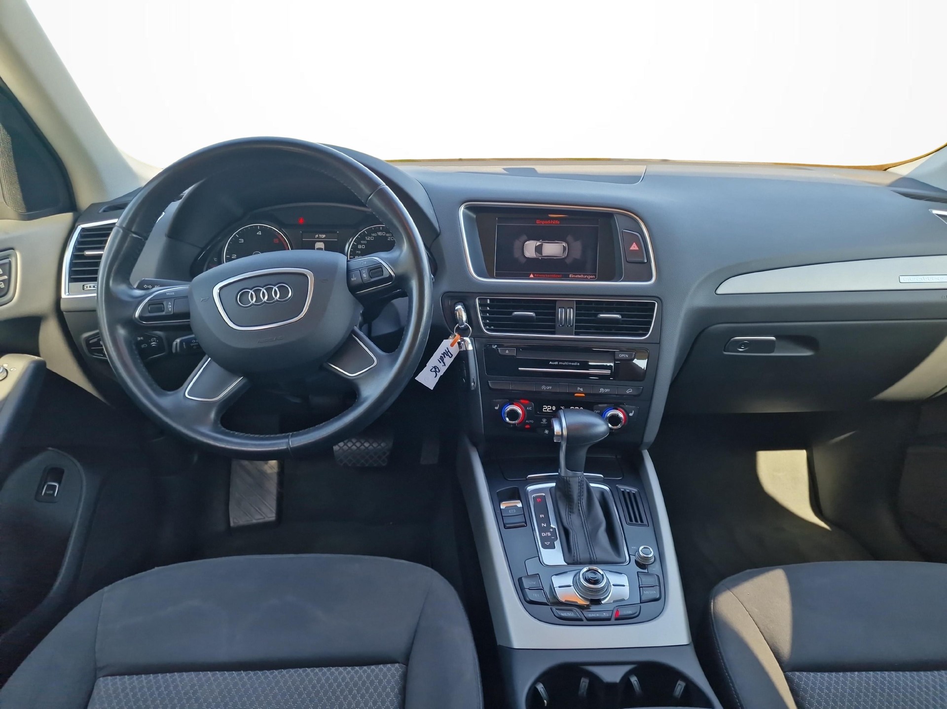 AUDI Q5 2.0 TDI quattro T-Tronic-image-8