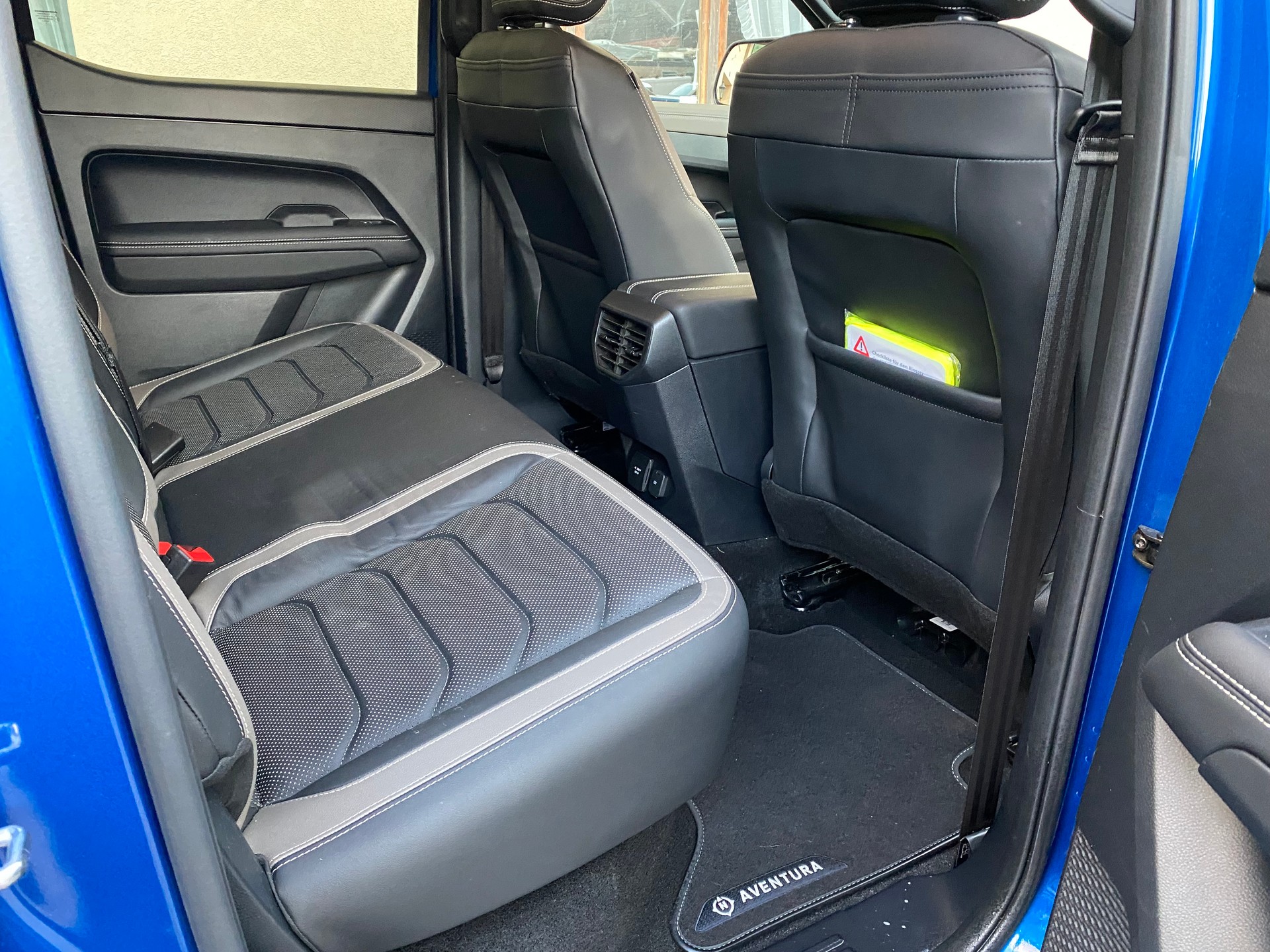 VW Amarok 3.0TDI Aventura Winter 2-image-8