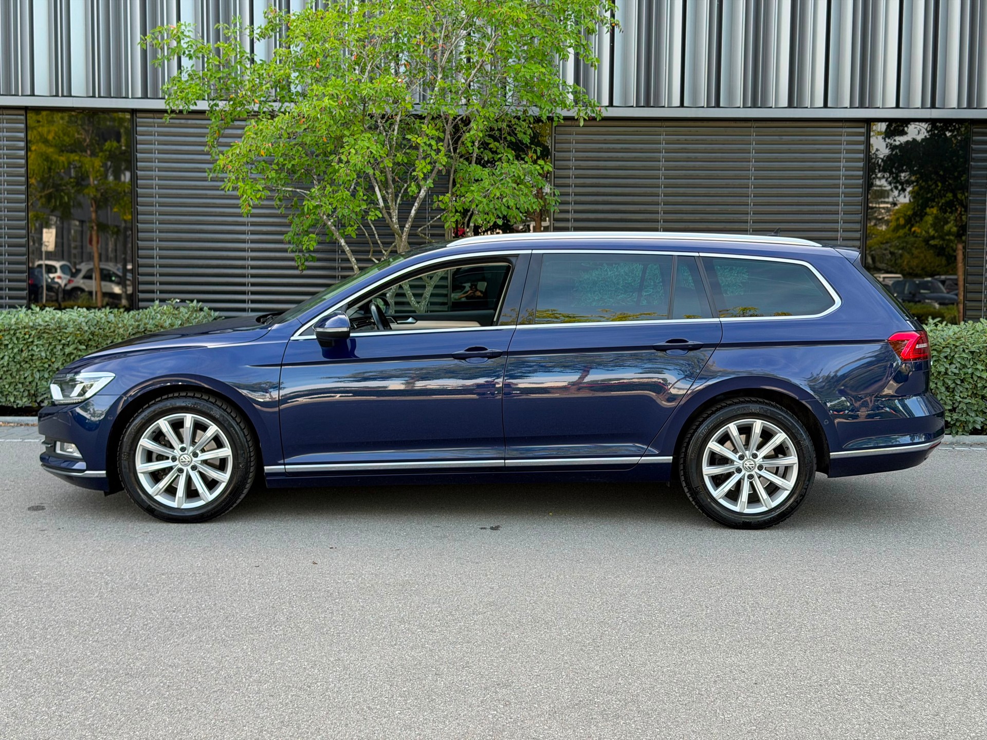 VW Passat Variant 2.0 TDI BMT Highline DSG-image-6