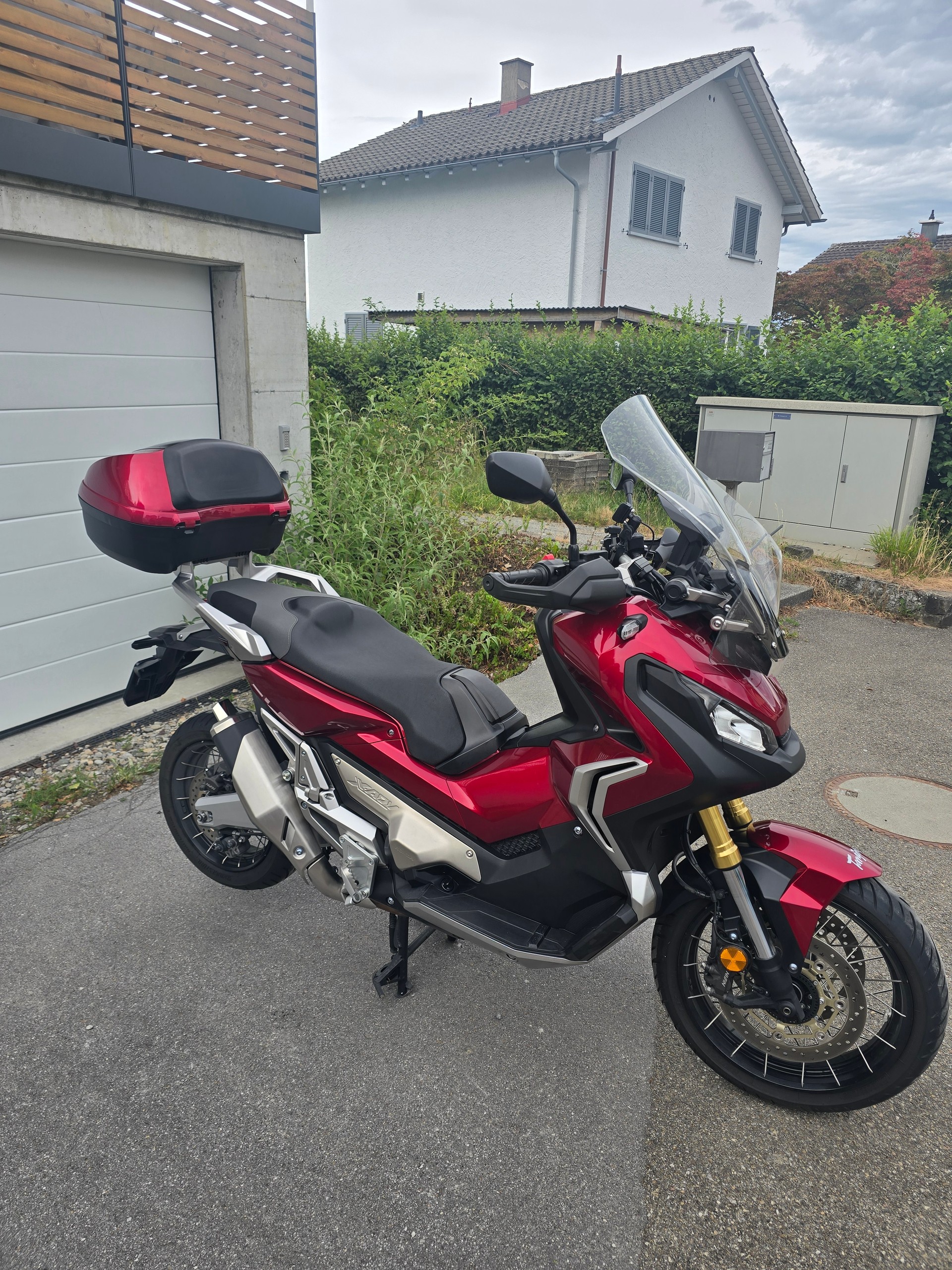 HONDA X-ADV 750 ABS-image-1