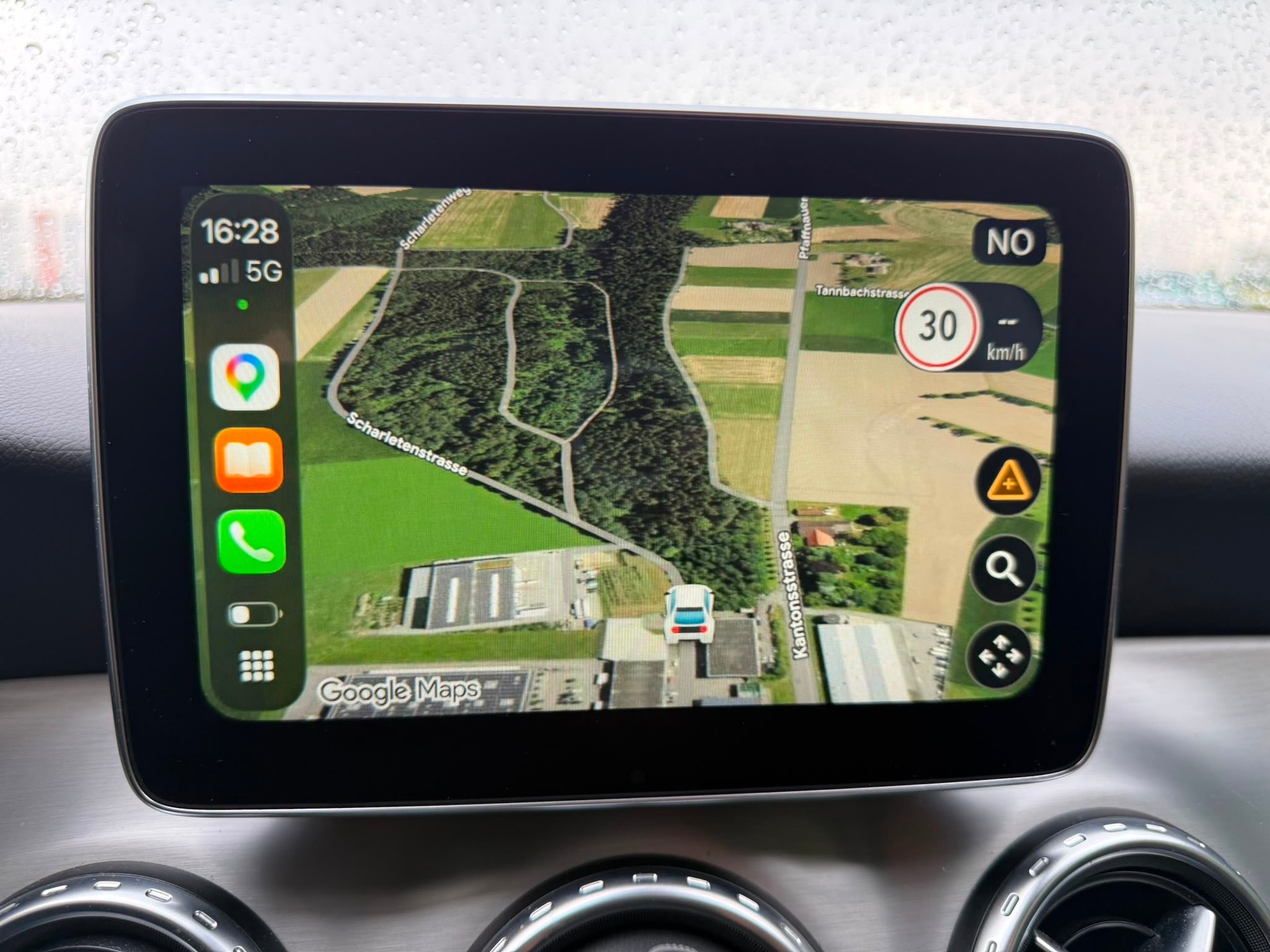 MERCEDES-BENZ GLA 250 AMG Line 4m-image-9