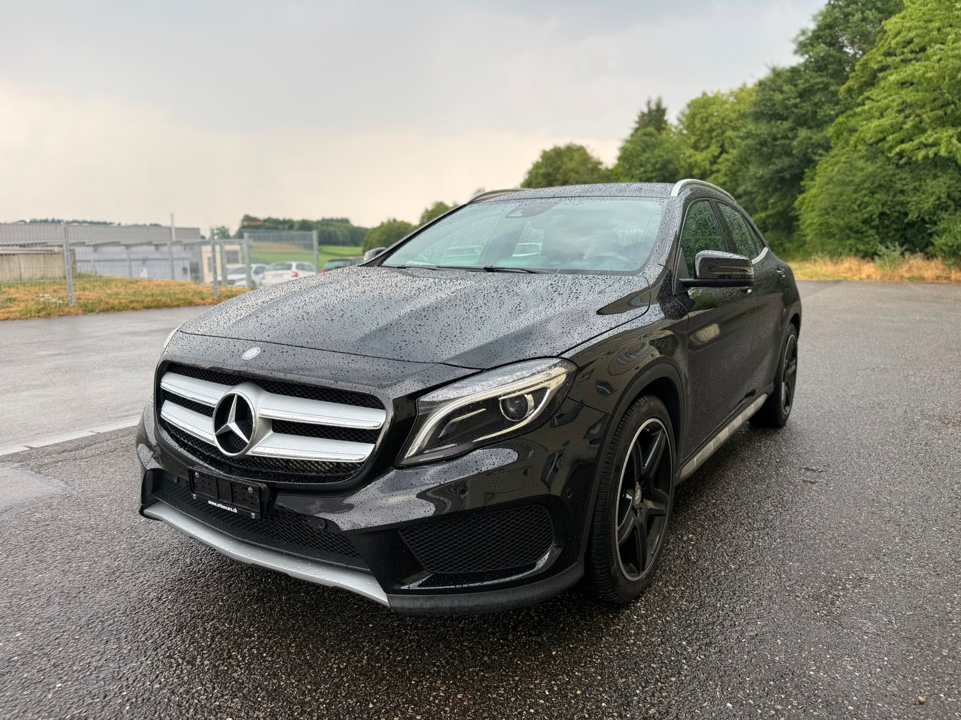 MERCEDES-BENZ GLA 250 AMG Line 4m