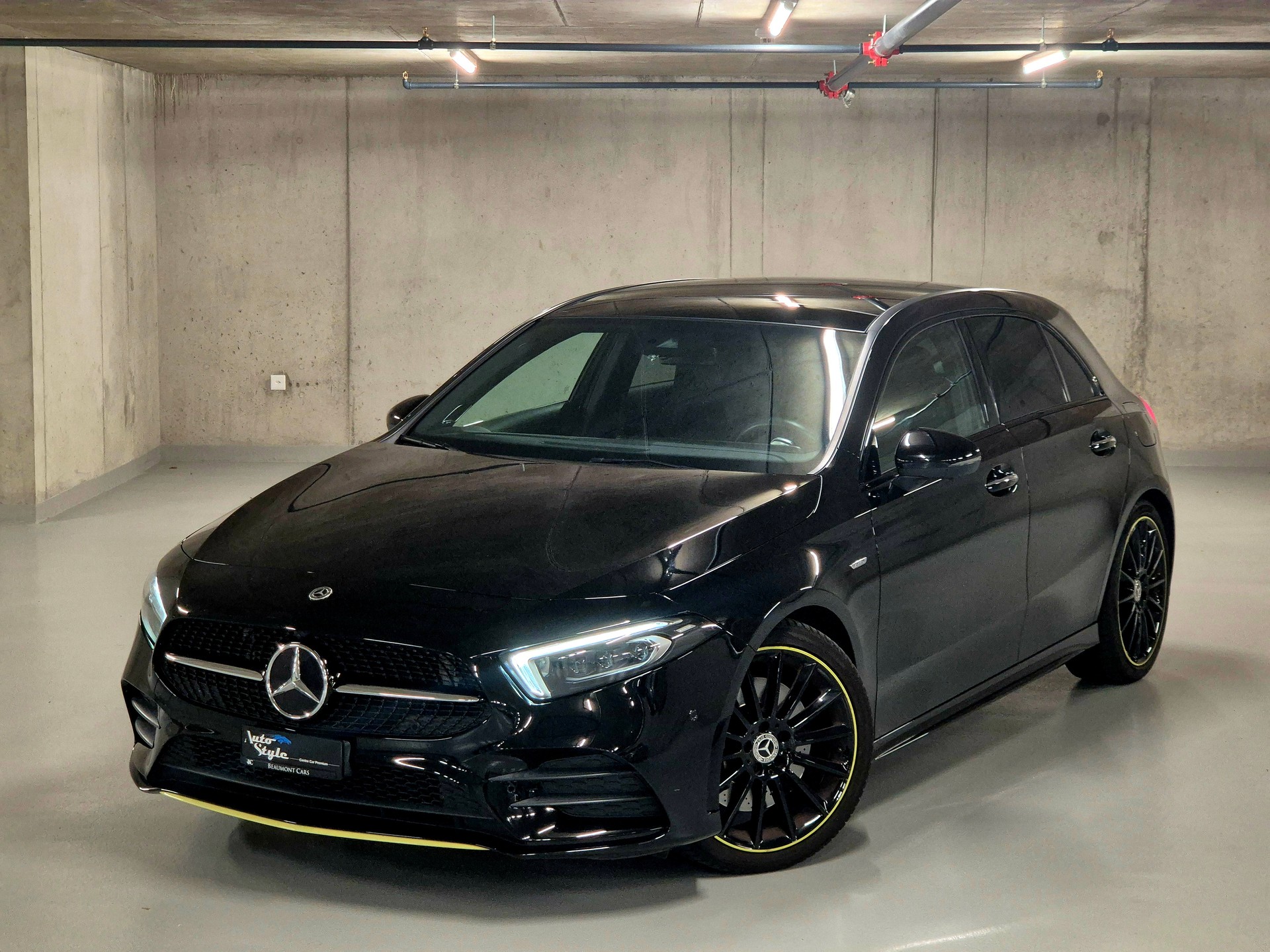 MERCEDES-BENZ A 250 AMG Line 7G-DCT-showroom-element-2