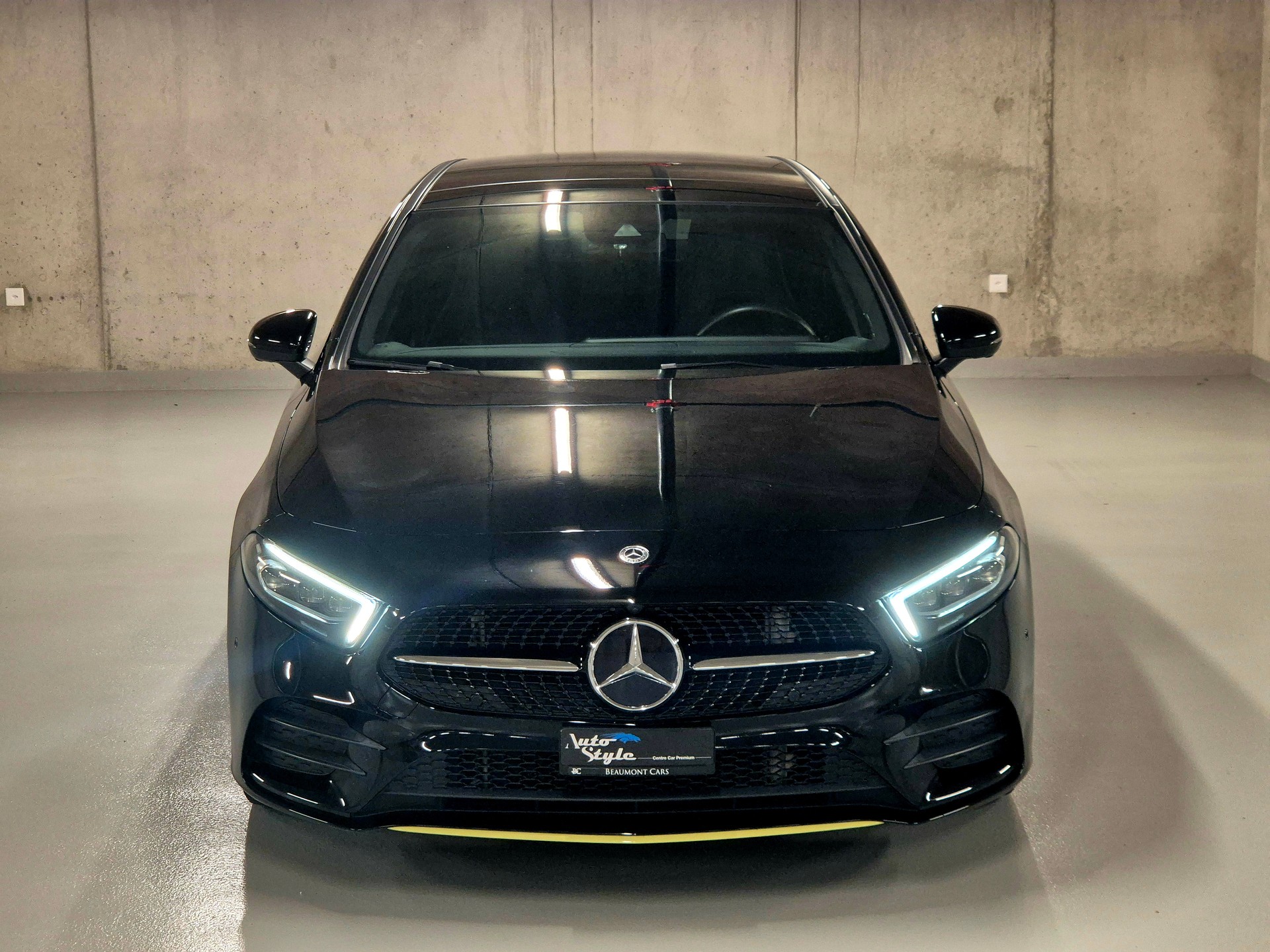 MERCEDES-BENZ A 250 AMG Line 7G-DCT-showroom-element-1
