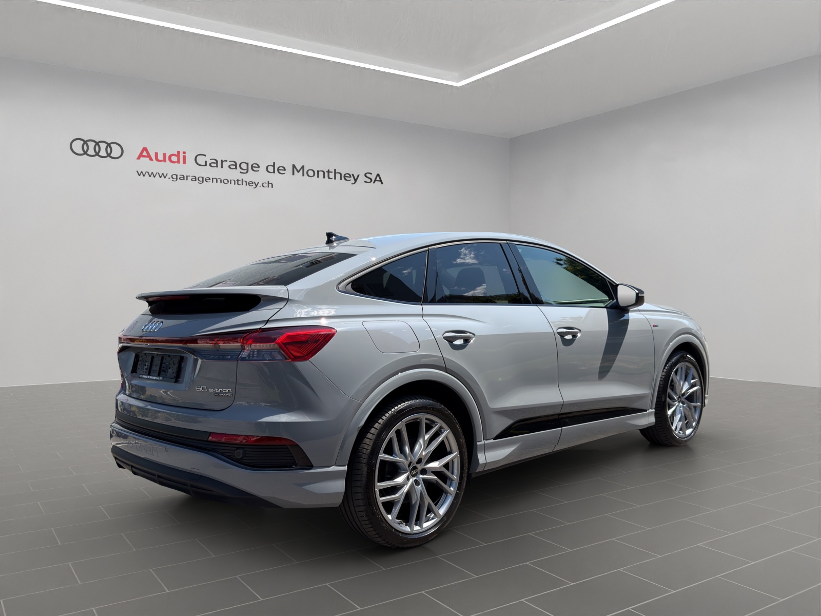 AUDI Q4 Sportback e-tron 50 quattro-image-3