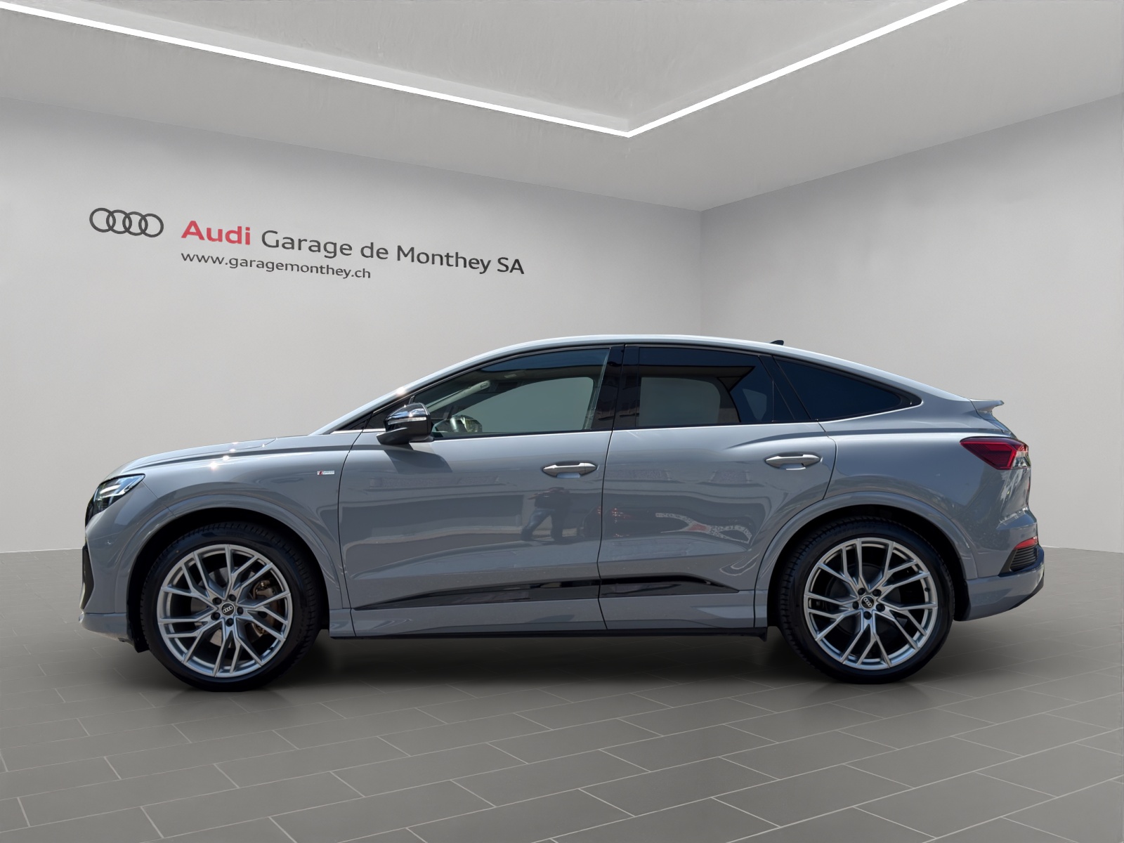 AUDI Q4 Sportback e-tron 50 quattro-image-4