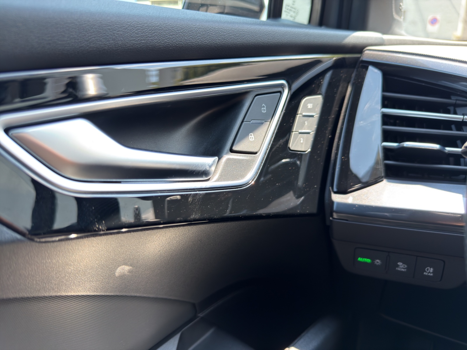 AUDI Q4 Sportback e-tron 50 quattro-image-11