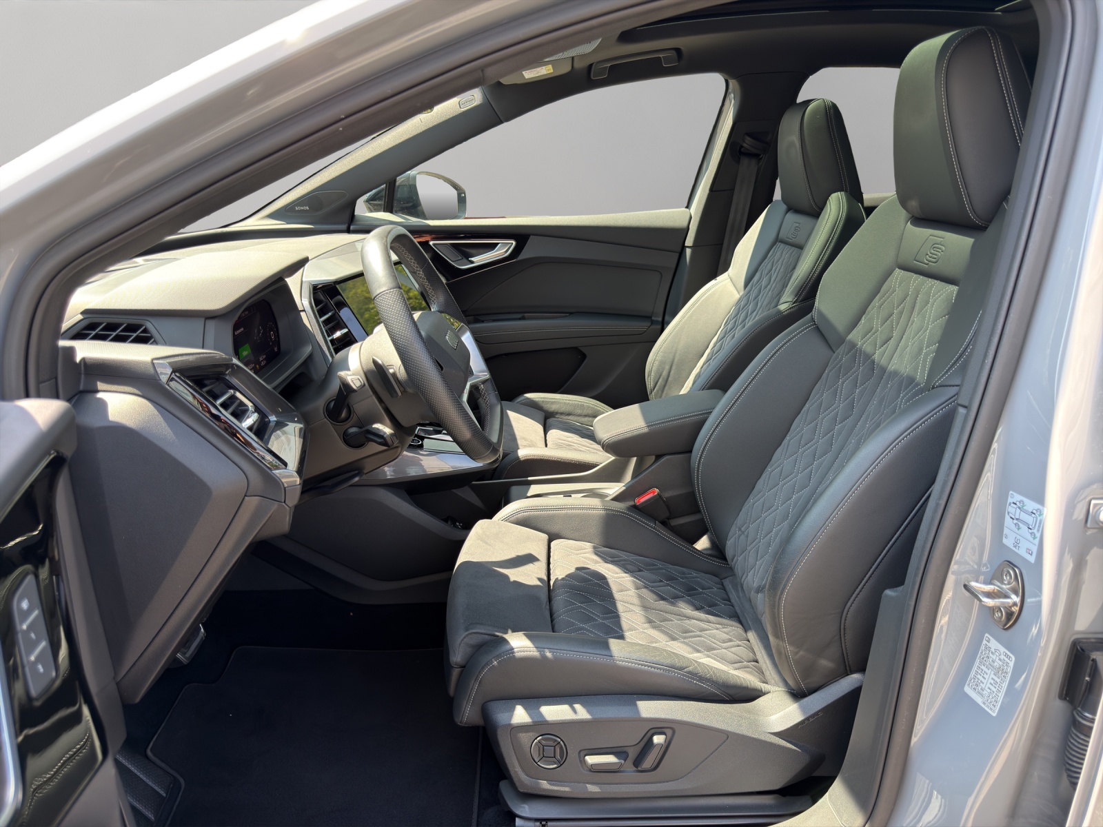 AUDI Q4 Sportback e-tron 50 quattro-image-6