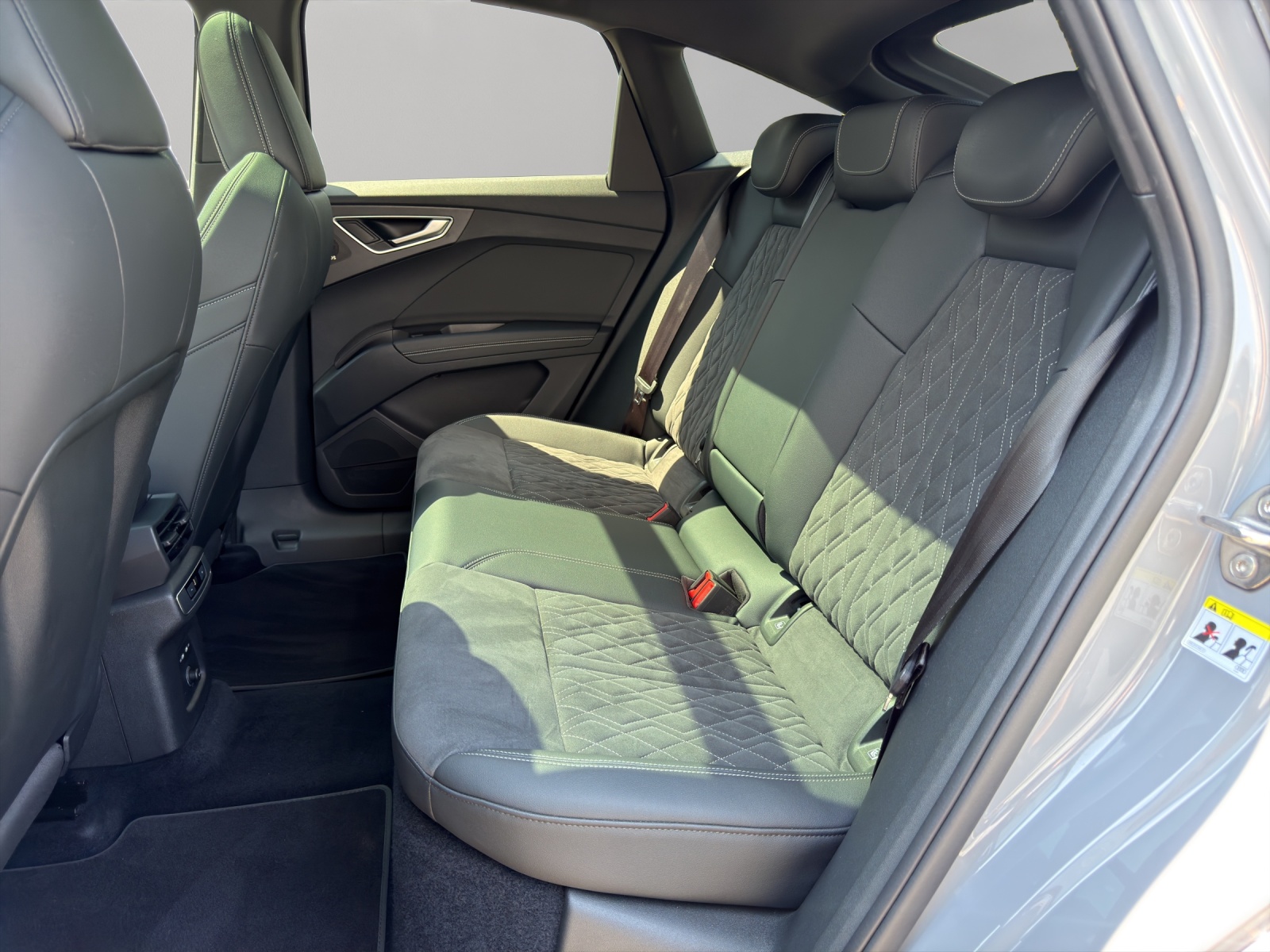 AUDI Q4 Sportback e-tron 50 quattro-image-8