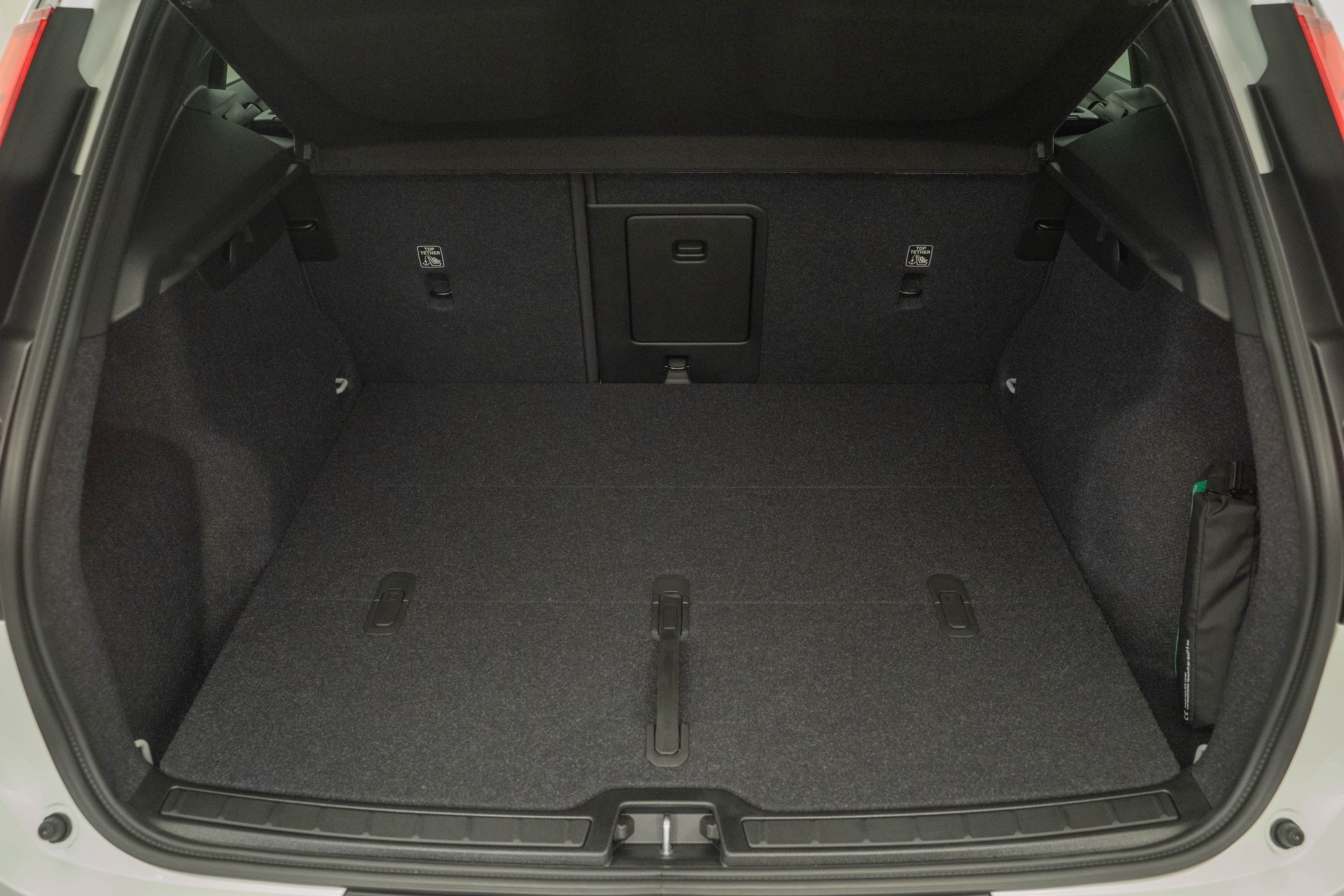 VOLVO EX40 Twin Black Edition AWD-image-4
