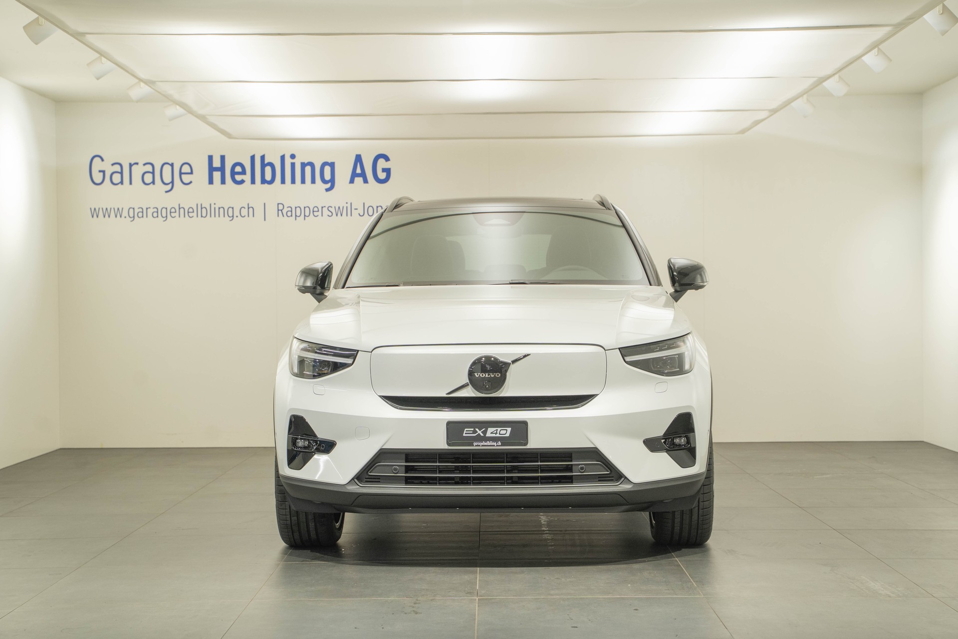 VOLVO EX40 Twin Black Edition AWD-showroom-element-1
