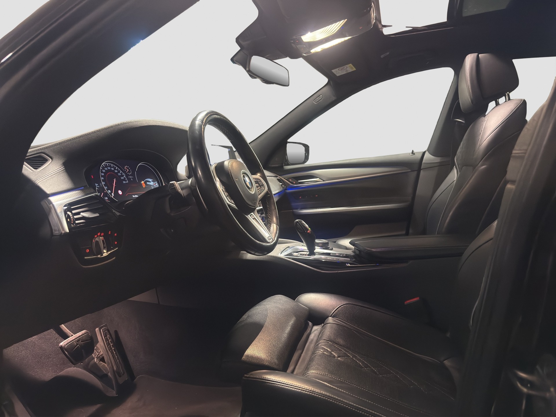 BMW 640d GT xDrive Sport Line Steptronic ** M-Paket ** Ab MFK und Service ** Harman/Kardon ** CH Auto ** 1. Hand ** Anh.-Kupplung **-image-12