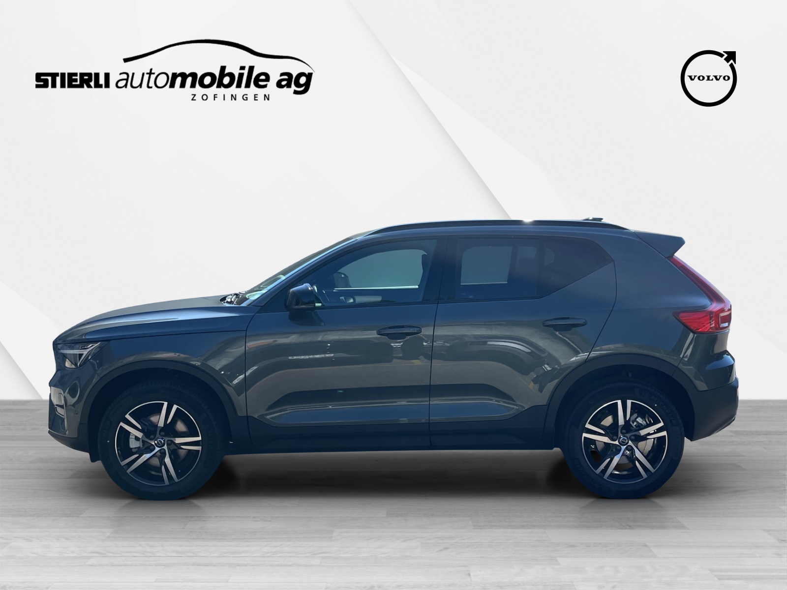 VOLVO XC40 2.0 B3 MH Plus Dark-image-7