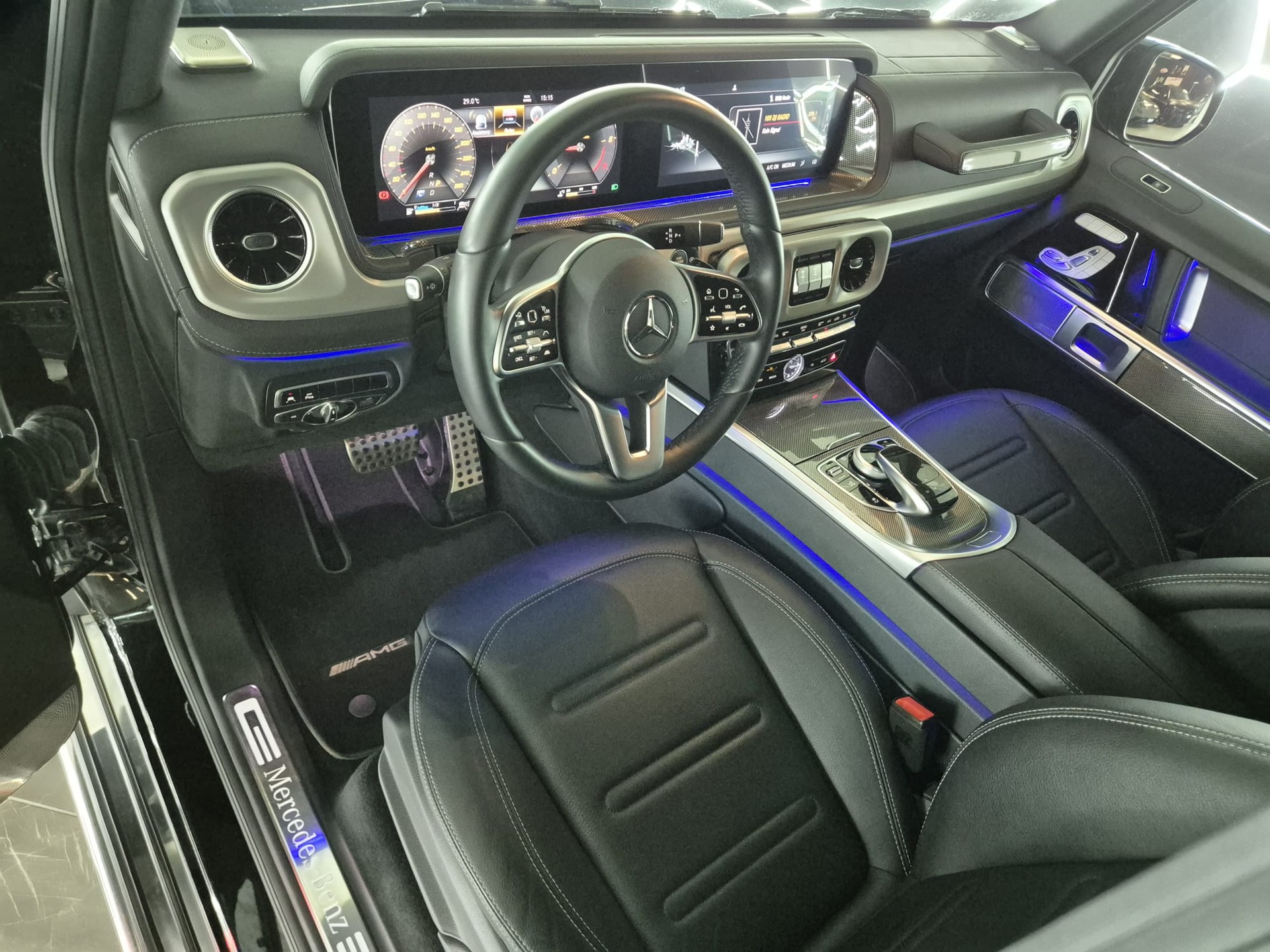 MERCEDES-BENZ G 400 d AMG Line 9G-Tronic-image-15