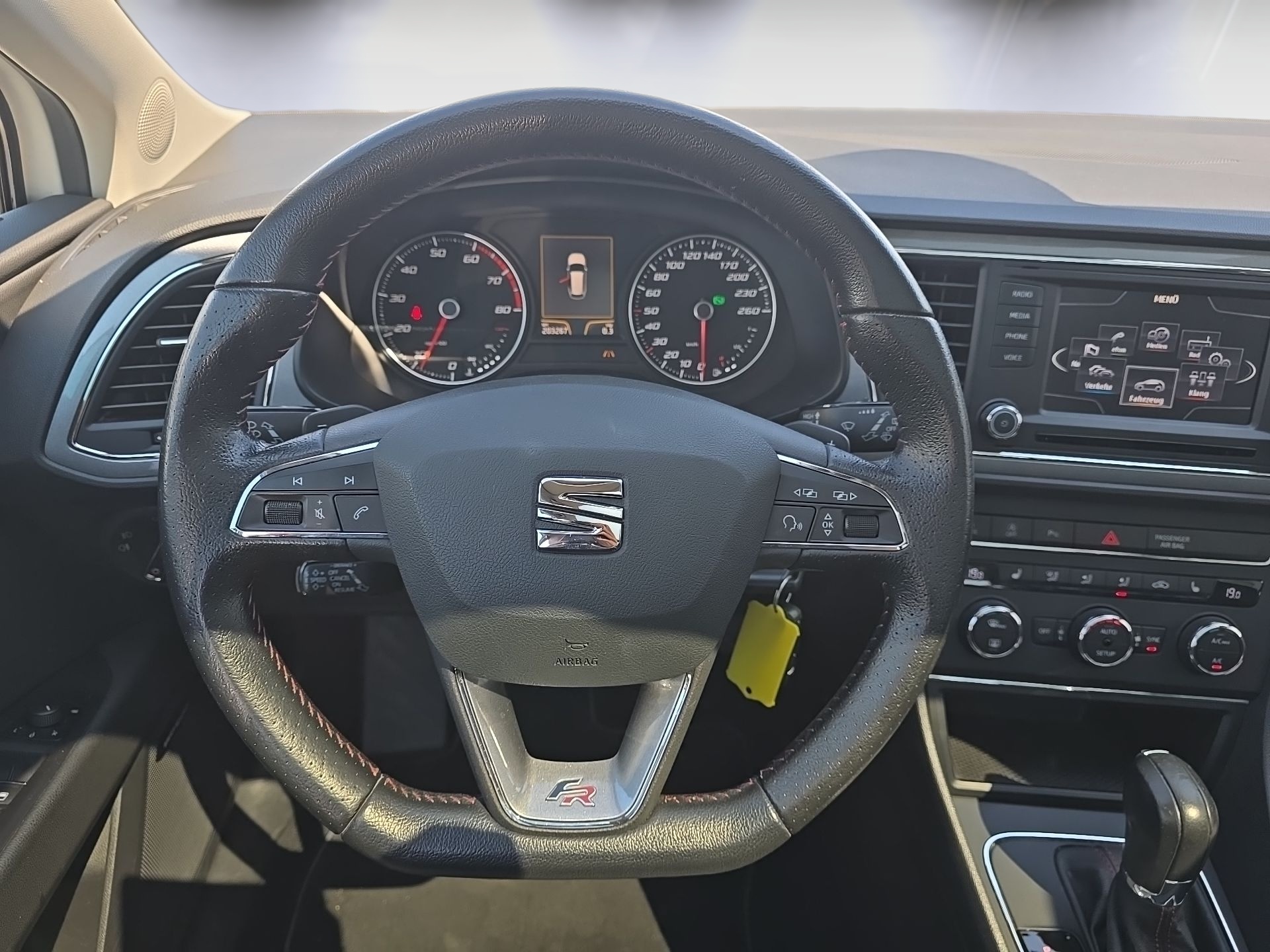 SEAT Leon ST 1.8 TSI FR DSG-image-13