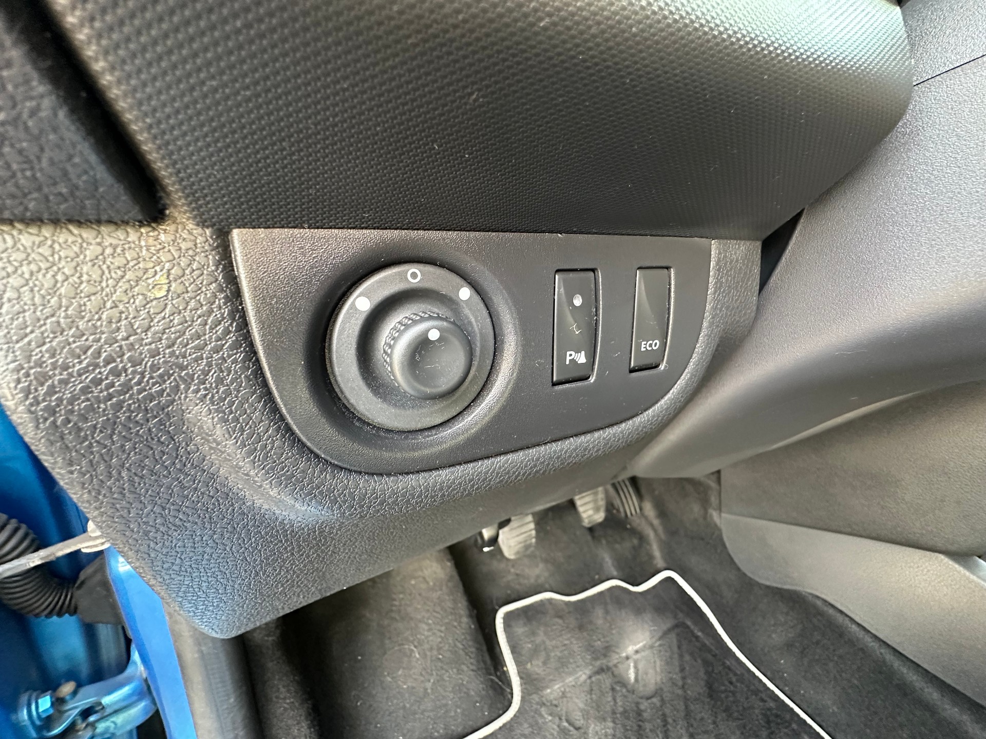 DACIA Sandero 0.9 Lauréate-image-19