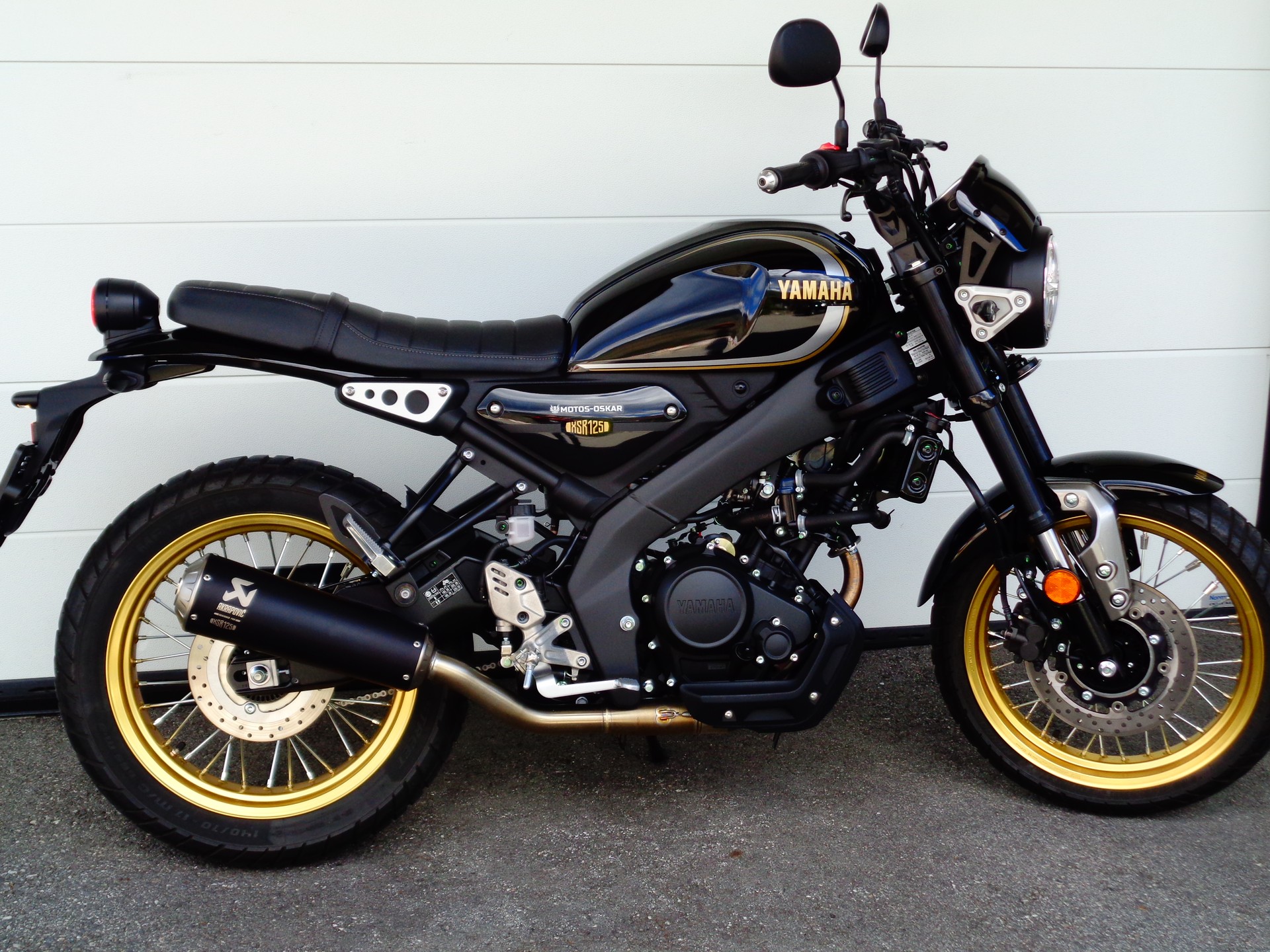 YAMAHA XSR 125 Legacy Edition-showroom-element-2