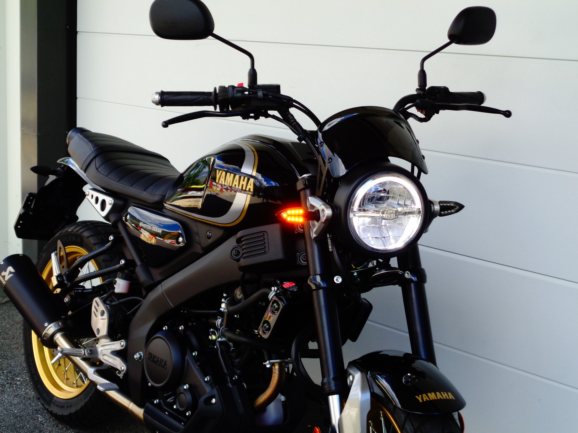 YAMAHA XSR 125 Legacy Edition-showroom-element-1