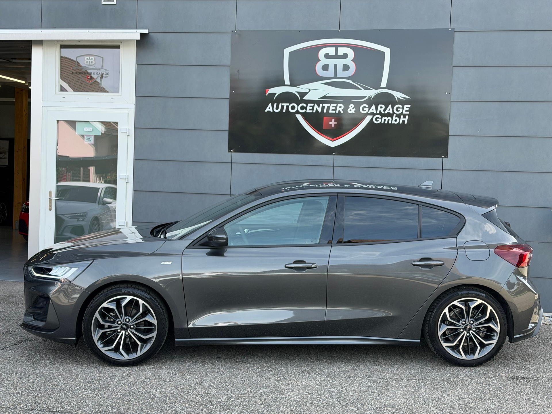 FORD Focus 1.0 MHEV ST-Line X Automat ** AHK 1500 KG **-showroom-element-3