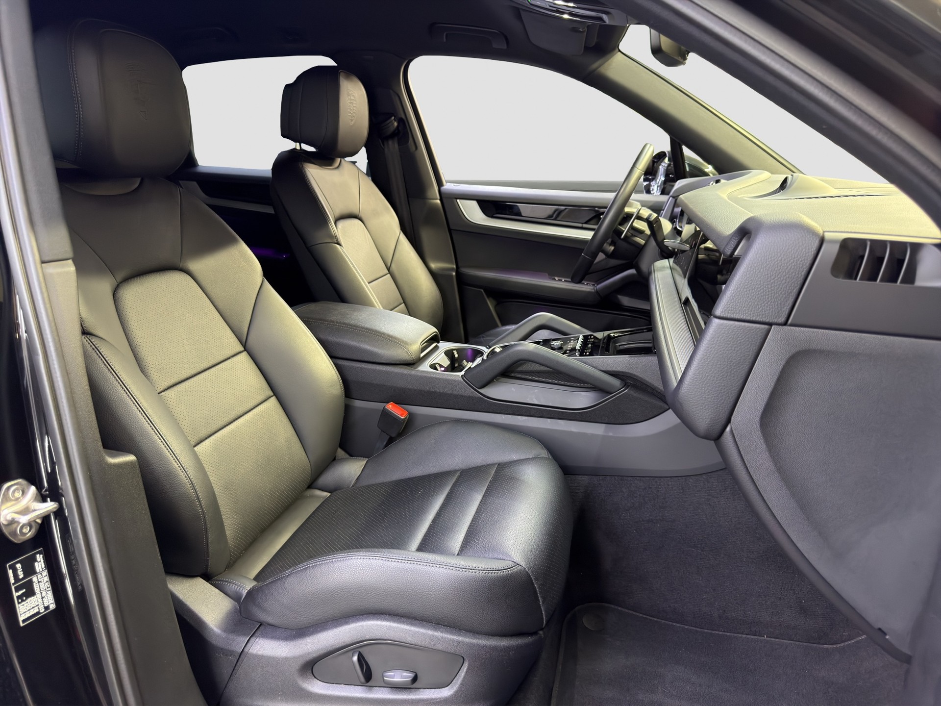 PORSCHE Cayenne Tiptronic-image-13