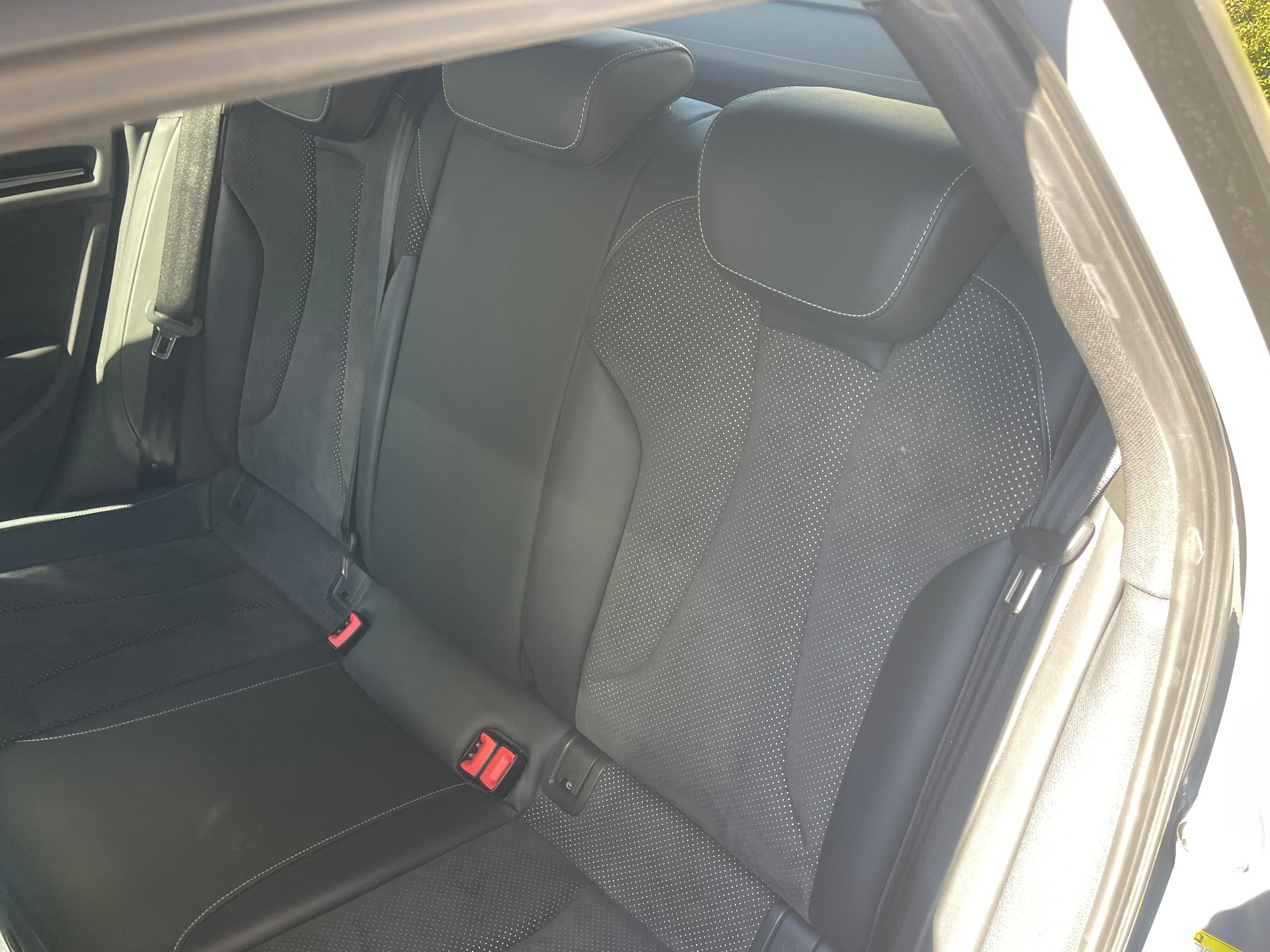 AUDI A3 Sportback 1.8 TFSI Ambition quattro S-tronic mit absoluter Top-Ausstattung!!-image-7