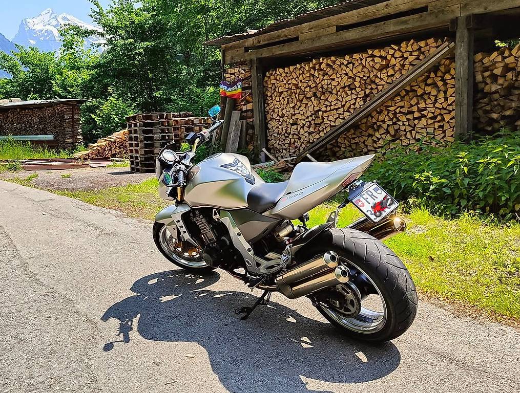 KAWASAKI Z 1000-image-3