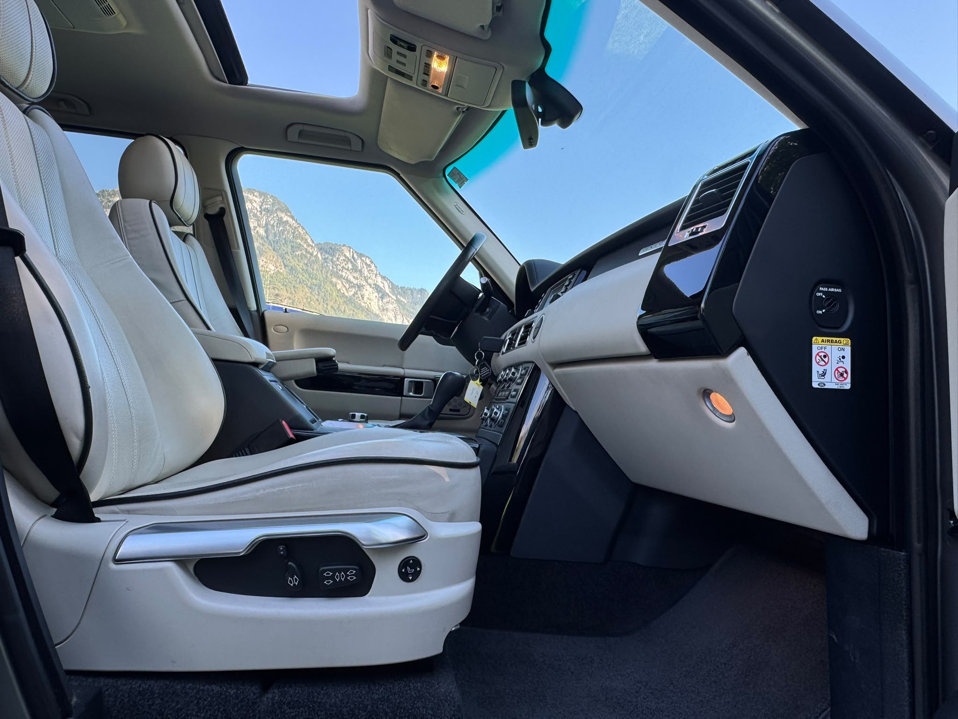 LAND ROVER Range Rover 3.6 d Vogue Automatic-image-16