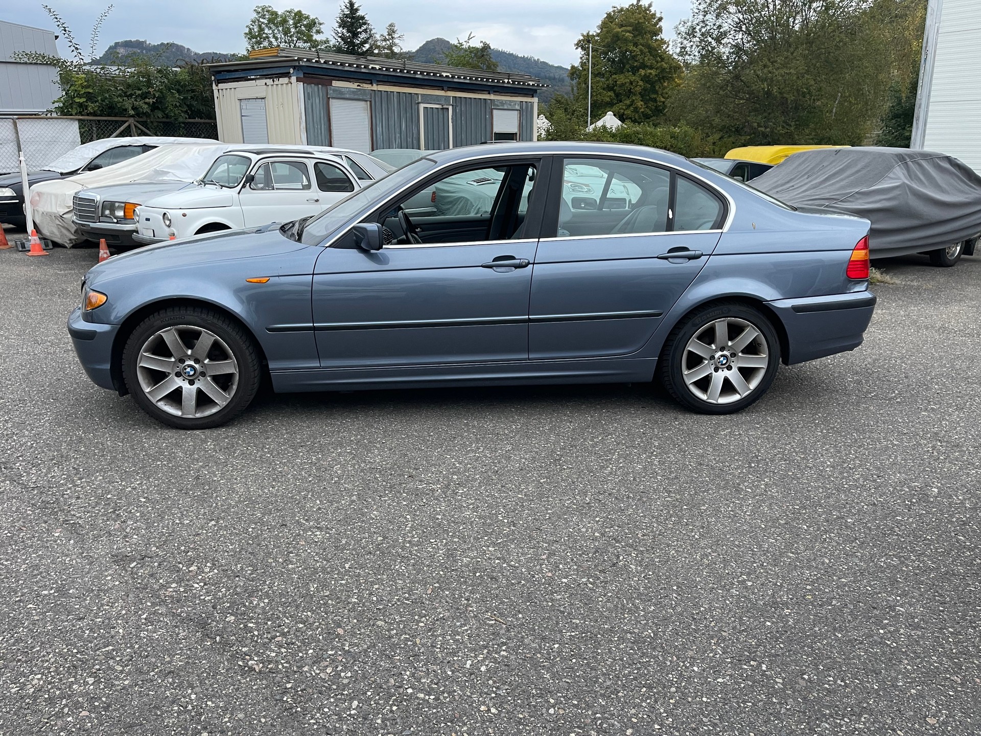 BMW 320i Frisch ab Kontrolle-image-7
