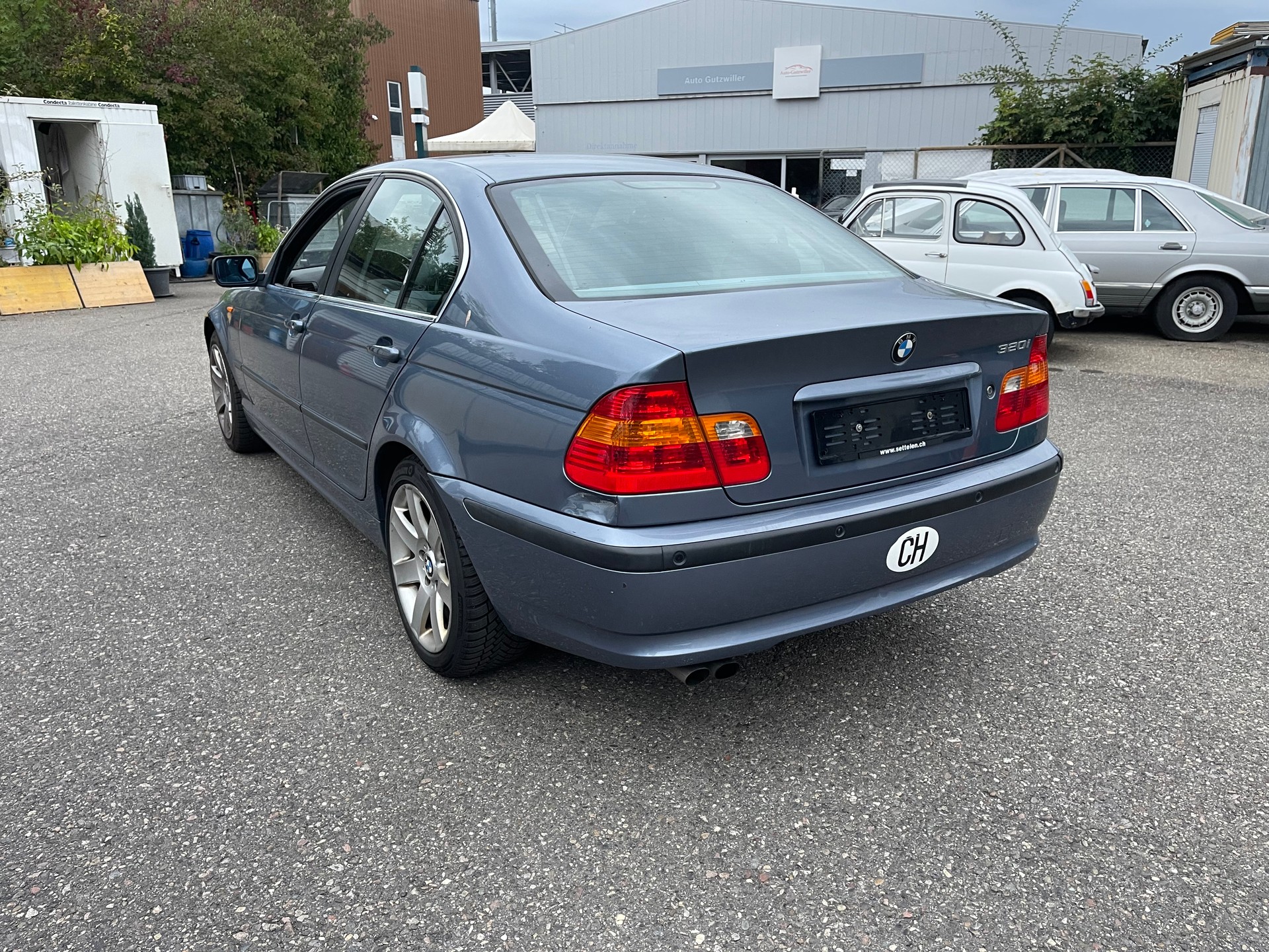 BMW 320i Frisch ab Kontrolle-image-5