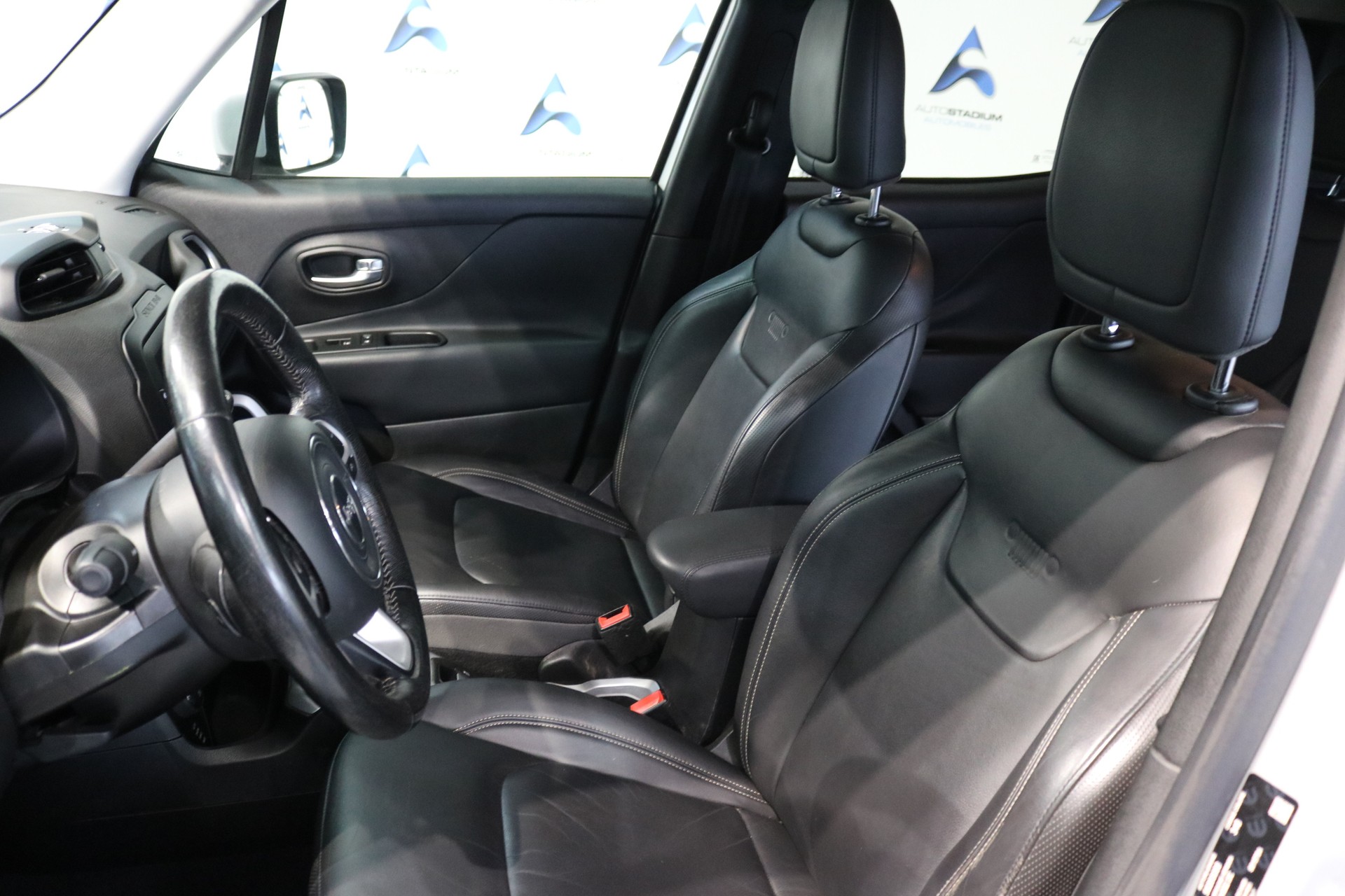 JEEP Renegade 2.0 CRD Limited AWD + Low Range 9ATX-image-36
