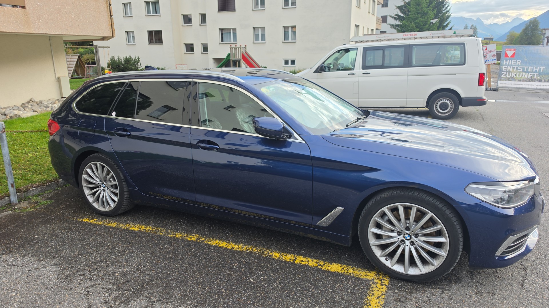 BMW 530d xDrive-image-10