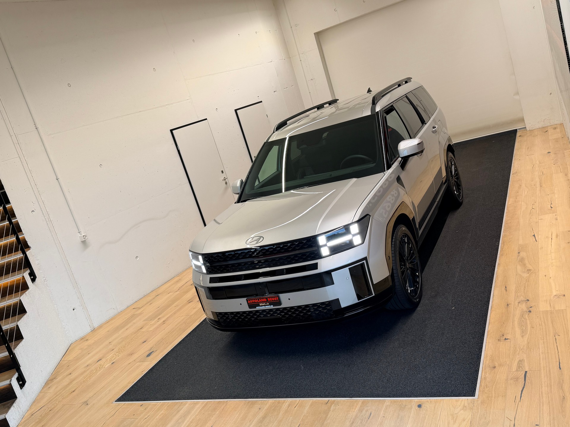 HYUNDAI Santa Fe 1.6 T-GDi PHEV Calligraphy 4WD Automatic-showroom-element-3