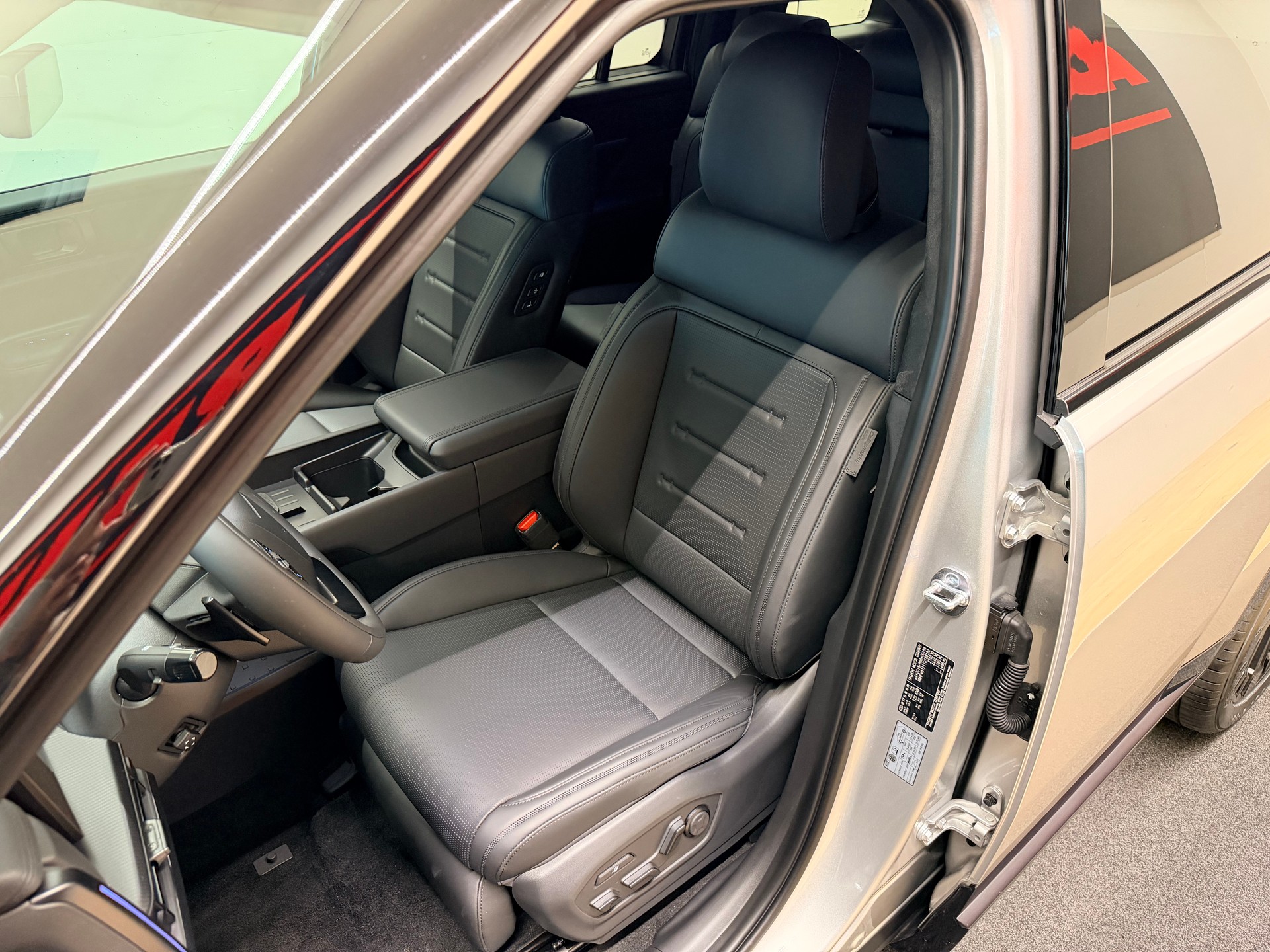 HYUNDAI Santa Fe 1.6 T-GDi PHEV Calligraphy 4WD Automatic-image-15