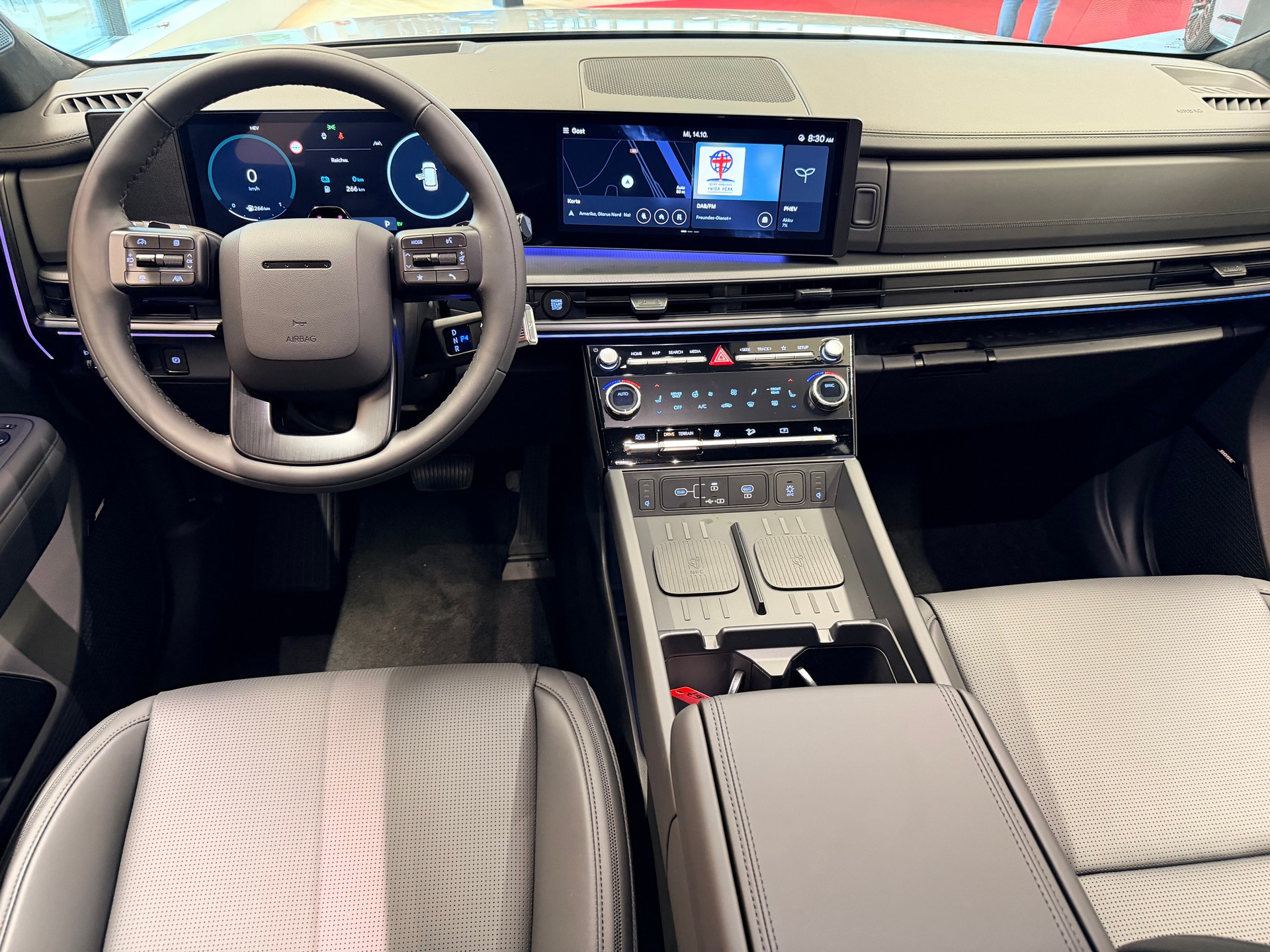 HYUNDAI Santa Fe 1.6 T-GDi PHEV Calligraphy 4WD Automatic-image-18