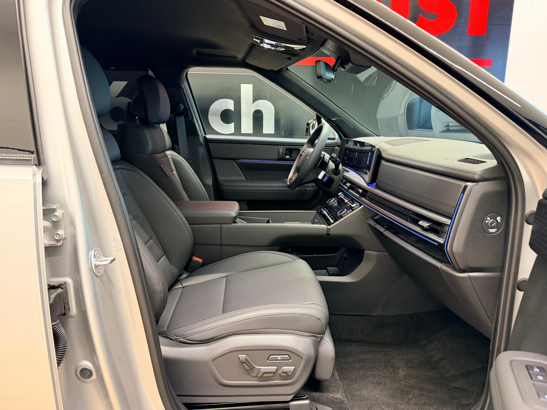 HYUNDAI Santa Fe 1.6 T-GDi PHEV Calligraphy 4WD Automatic-image-21
