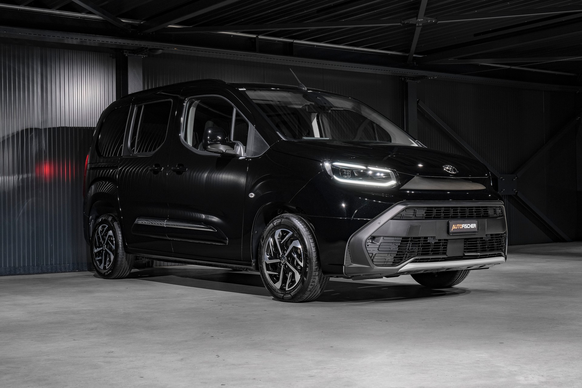 TOYOTA Proace City Verso 1.5 Trend Long Automatik-image-4
