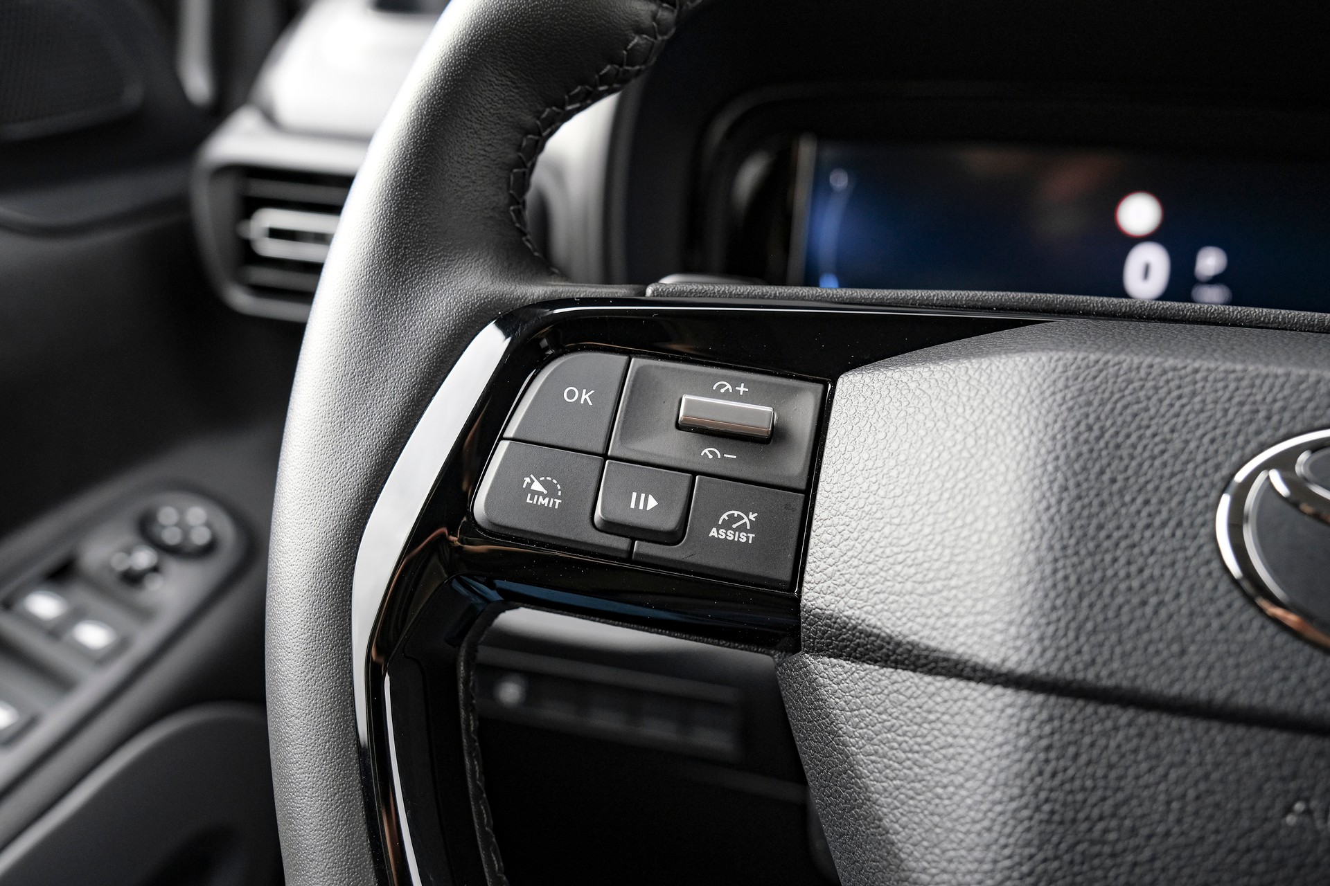TOYOTA Proace City Verso 1.5 Trend Long Automatik-image-22