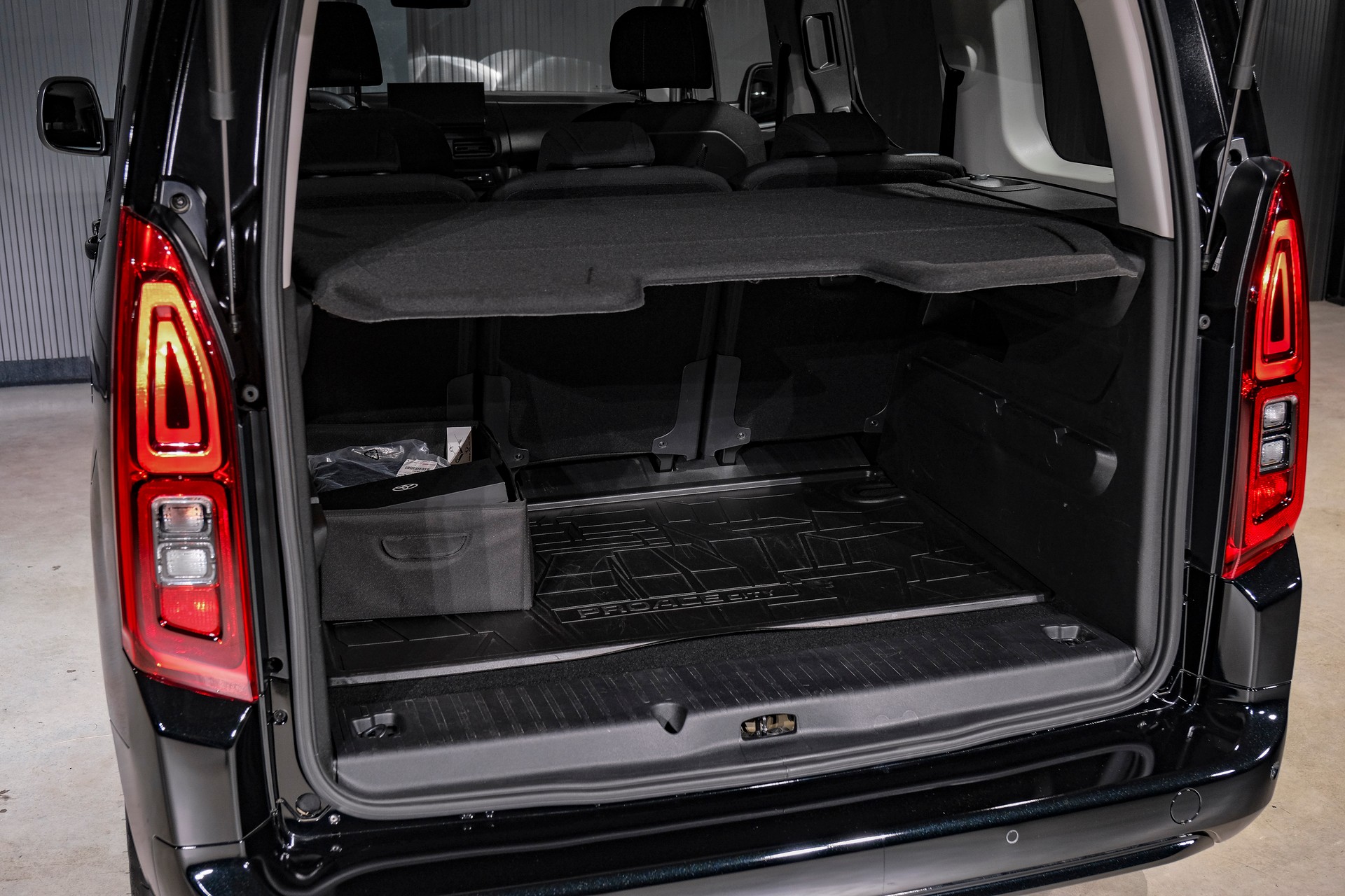 TOYOTA Proace City Verso 1.5 Trend Long Automatik-image-23