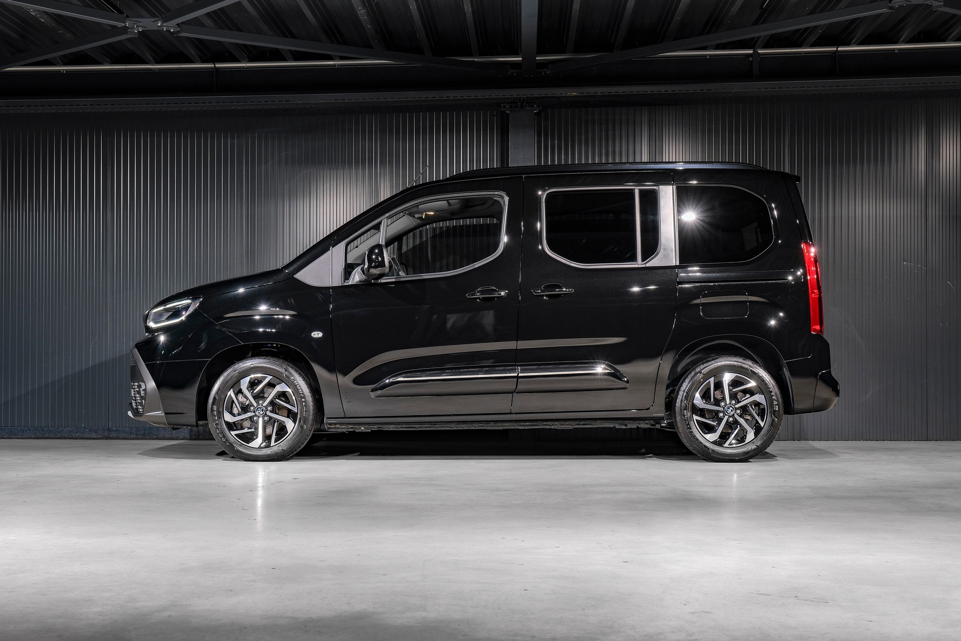 TOYOTA Proace City Verso 1.5 Trend Long Automatik-image-8