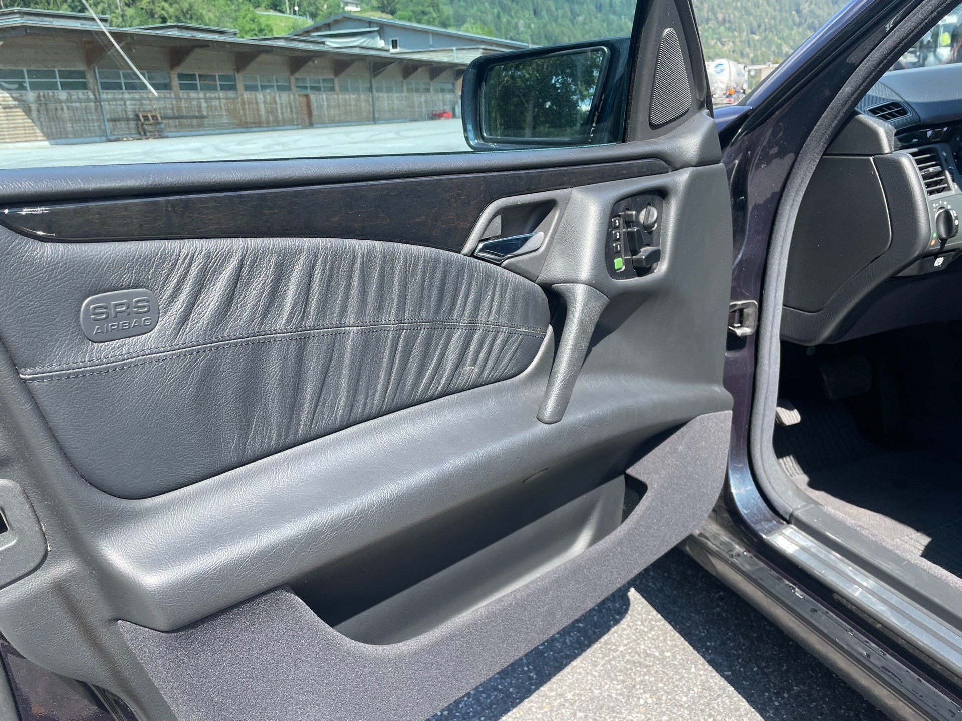 MERCEDES-BENZ E 430 Avantgarde Automatic-image-5