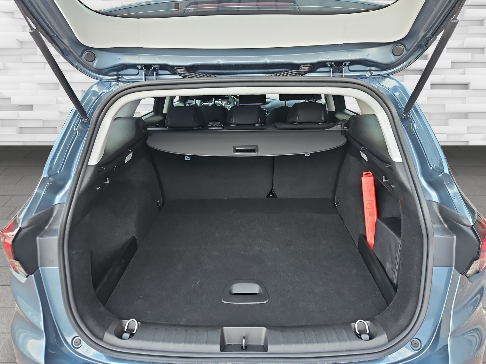 FIAT Tipo 1.5 Hybrid Station Wagon Swiss Edition Cross-image-8