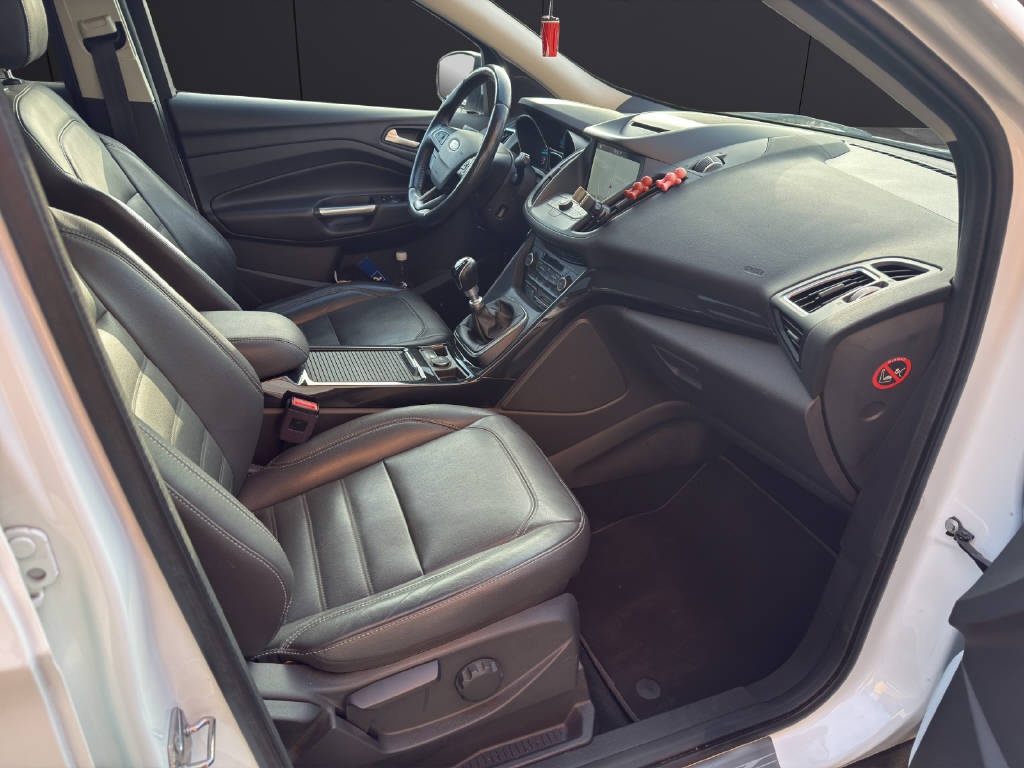 FORD Kuga 2.0 TDCi 150 Titanium 2WD-image-9